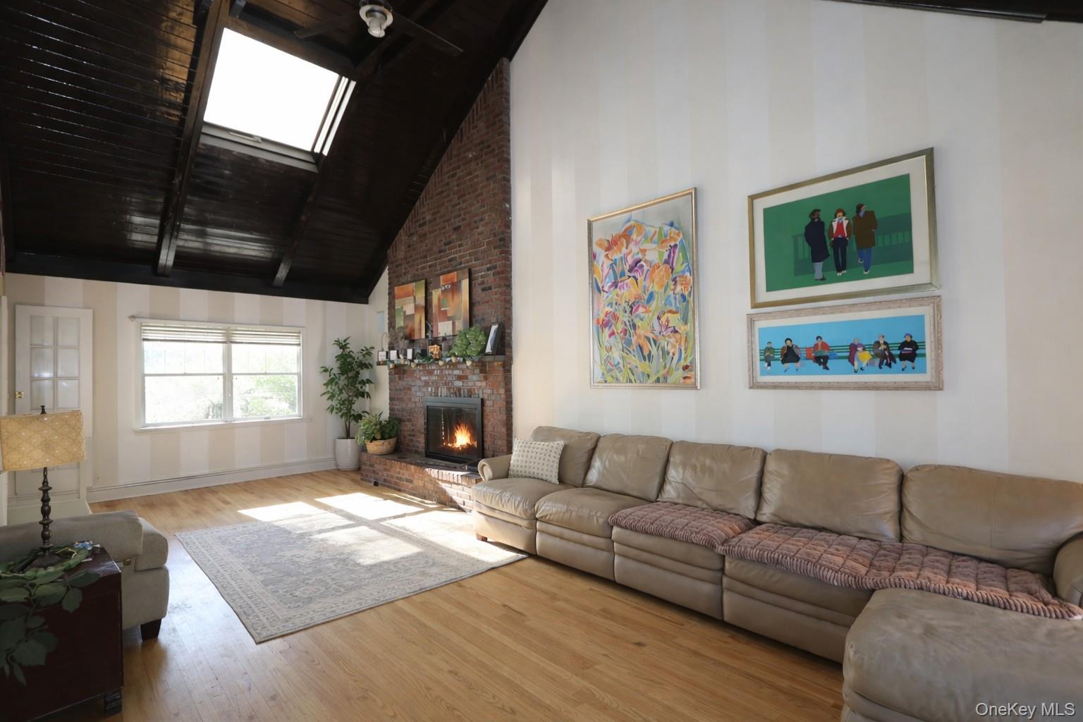 #6 photo, 25 Centre Street, Lynbrook , NY 11563