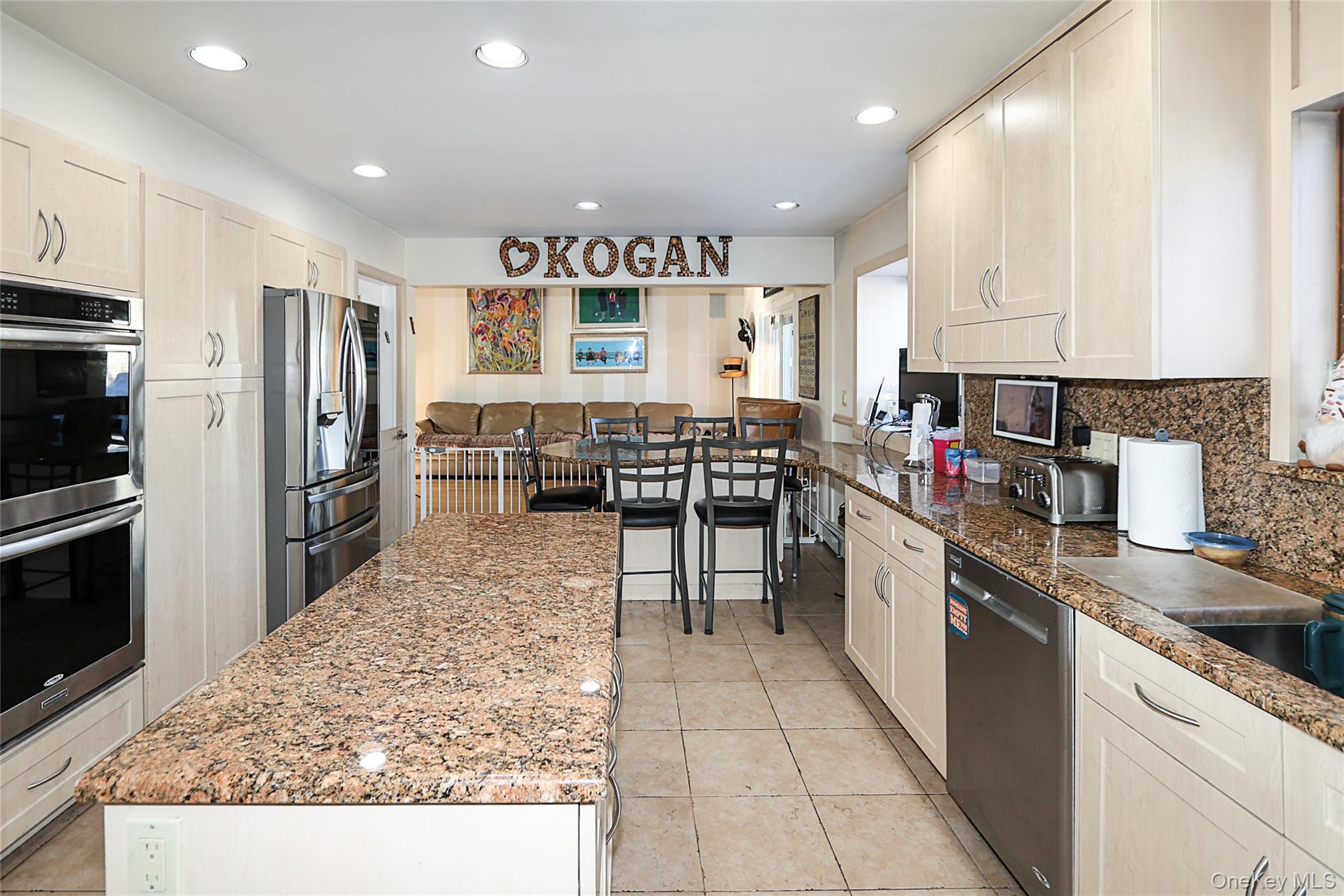 #8 photo, 25 Centre Street, Lynbrook , NY 11563