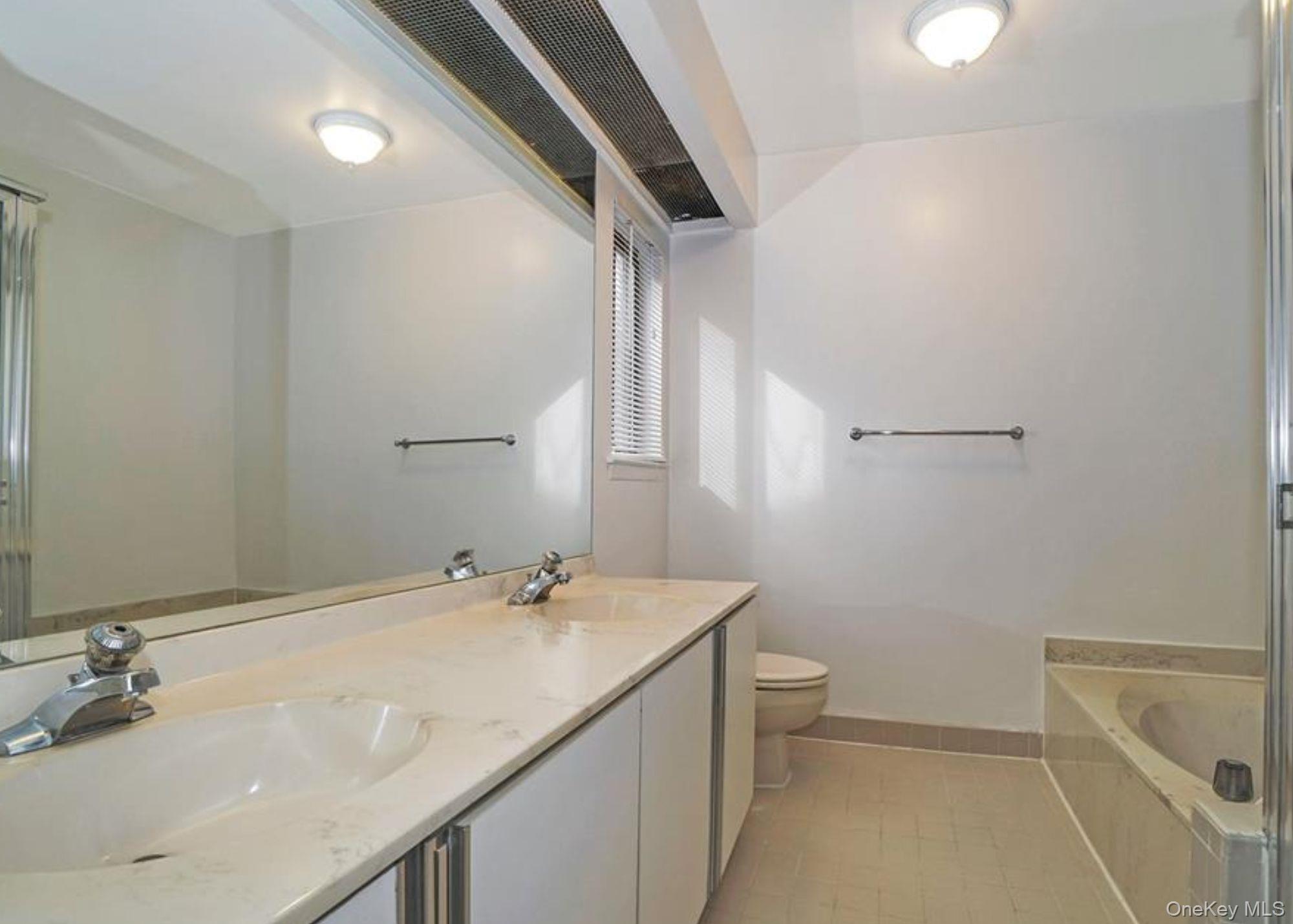 #14 photo, 277 Vista Drive, Jericho , NY 11753