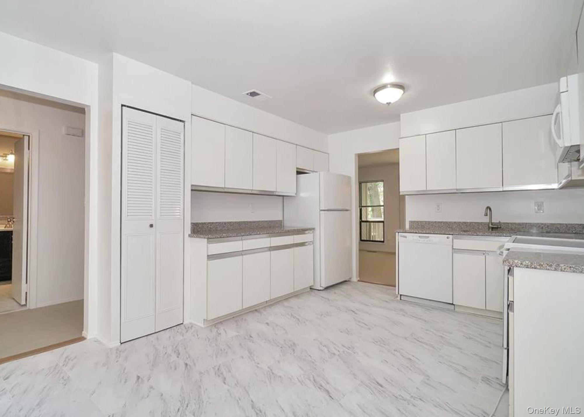 #8 photo, 277 Vista Drive, Jericho , NY 11753