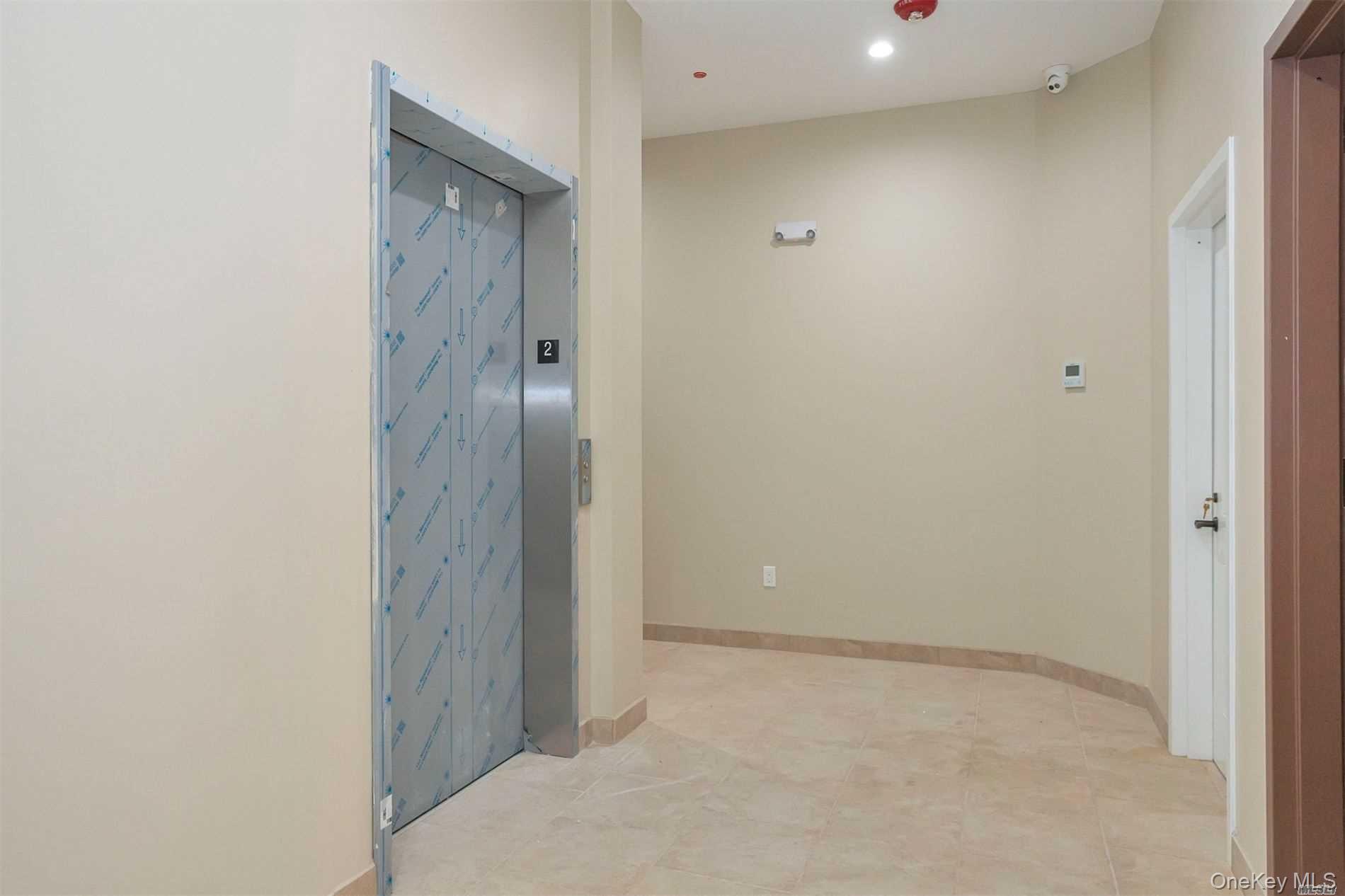 #15 photo, 10 Wall Street, Саффолк ‖ Huntington , NY 11743