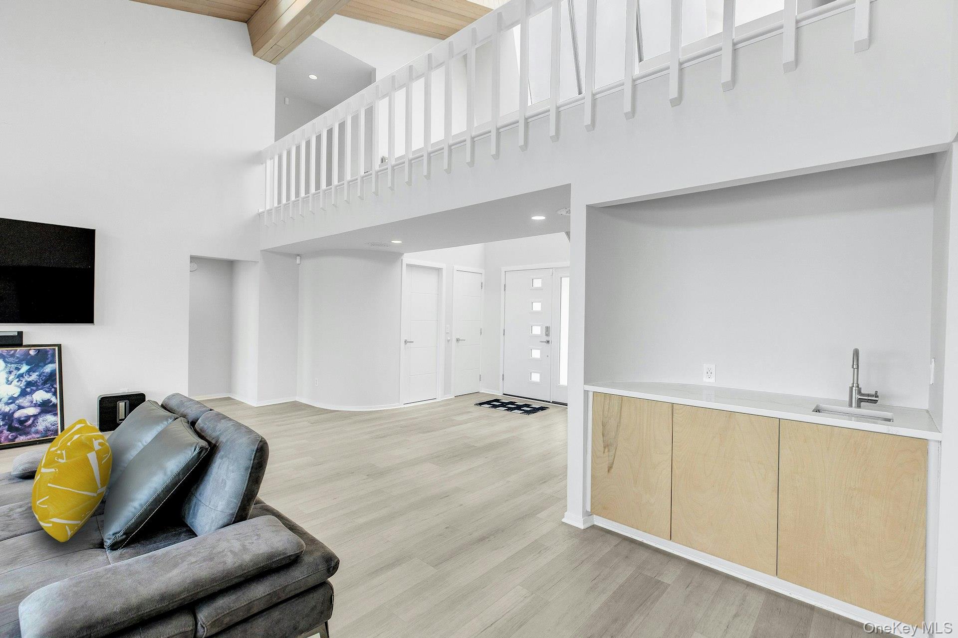 #8 photo, 17 Romana Drive, 东长岛 Hampton Bays , NY 11946