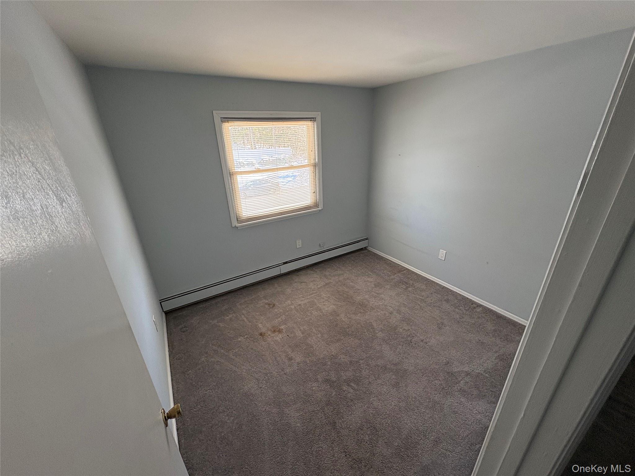 #4 photo, 16 Linden Street, 롱 아일랜드 Coram , NY 11727