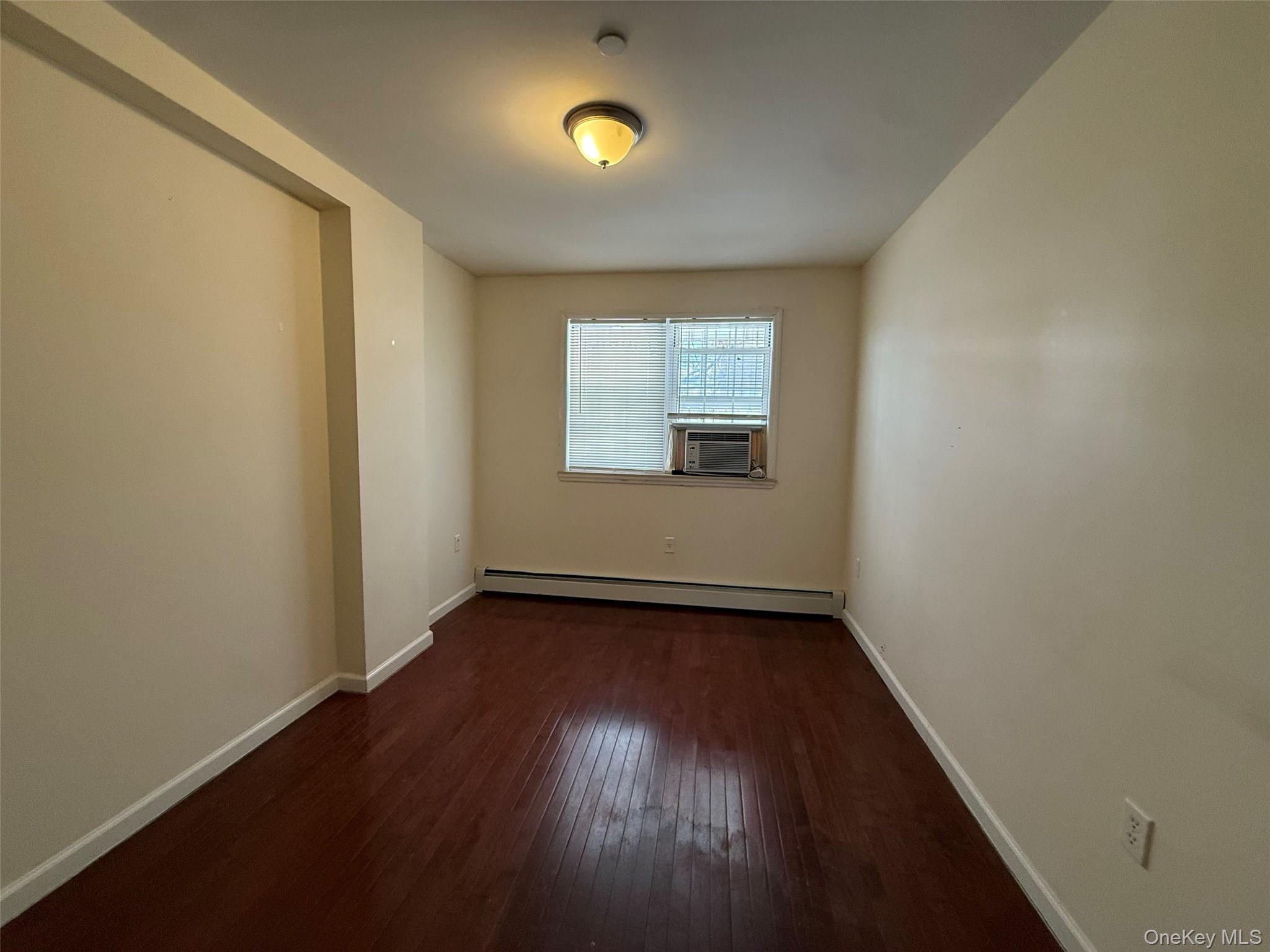 #7 photo, 42-20 196th Street, Flushing , NY 11358