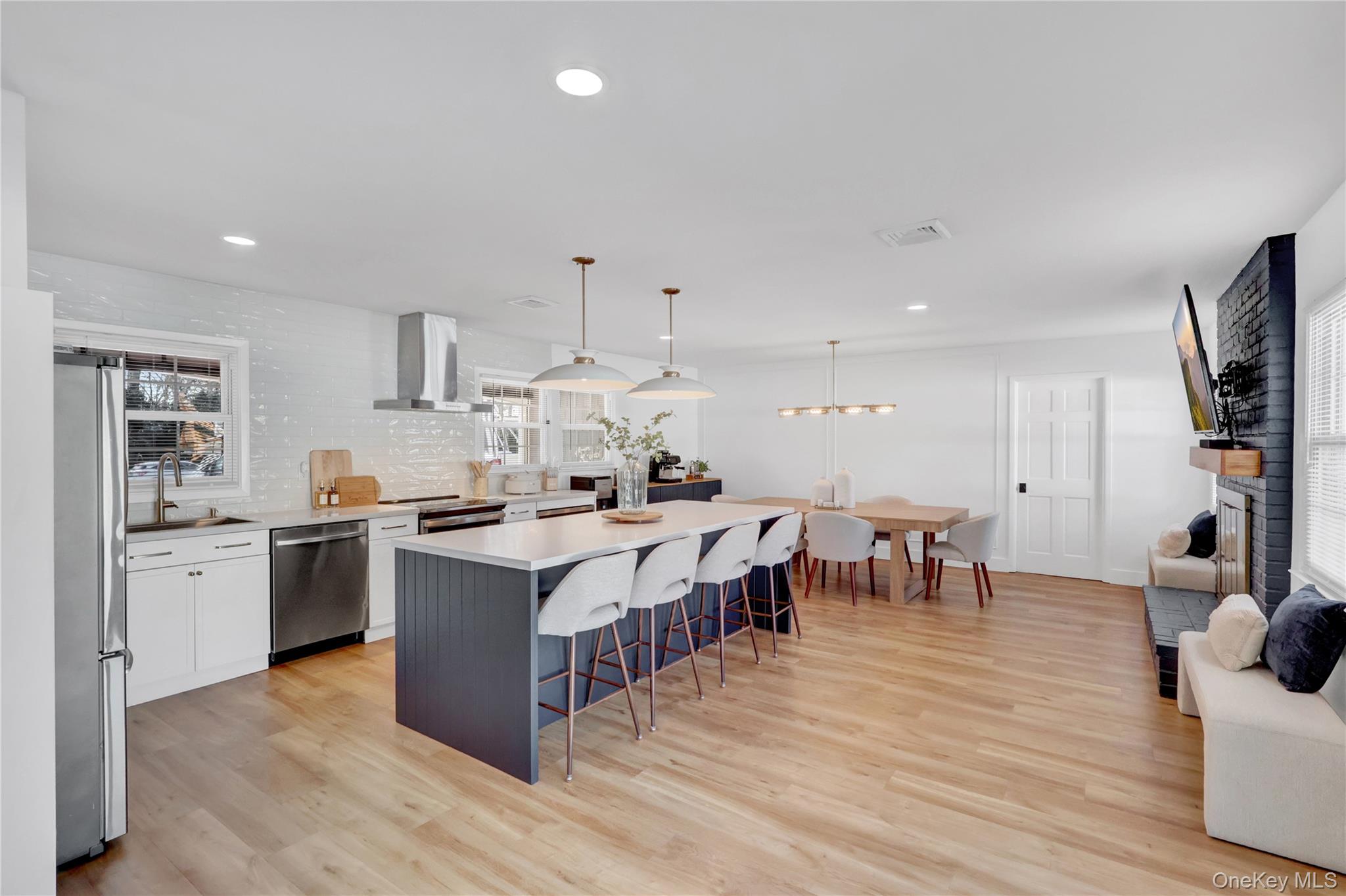 #4 photo, 15 Whitmore Lane, Coram , NY 11727