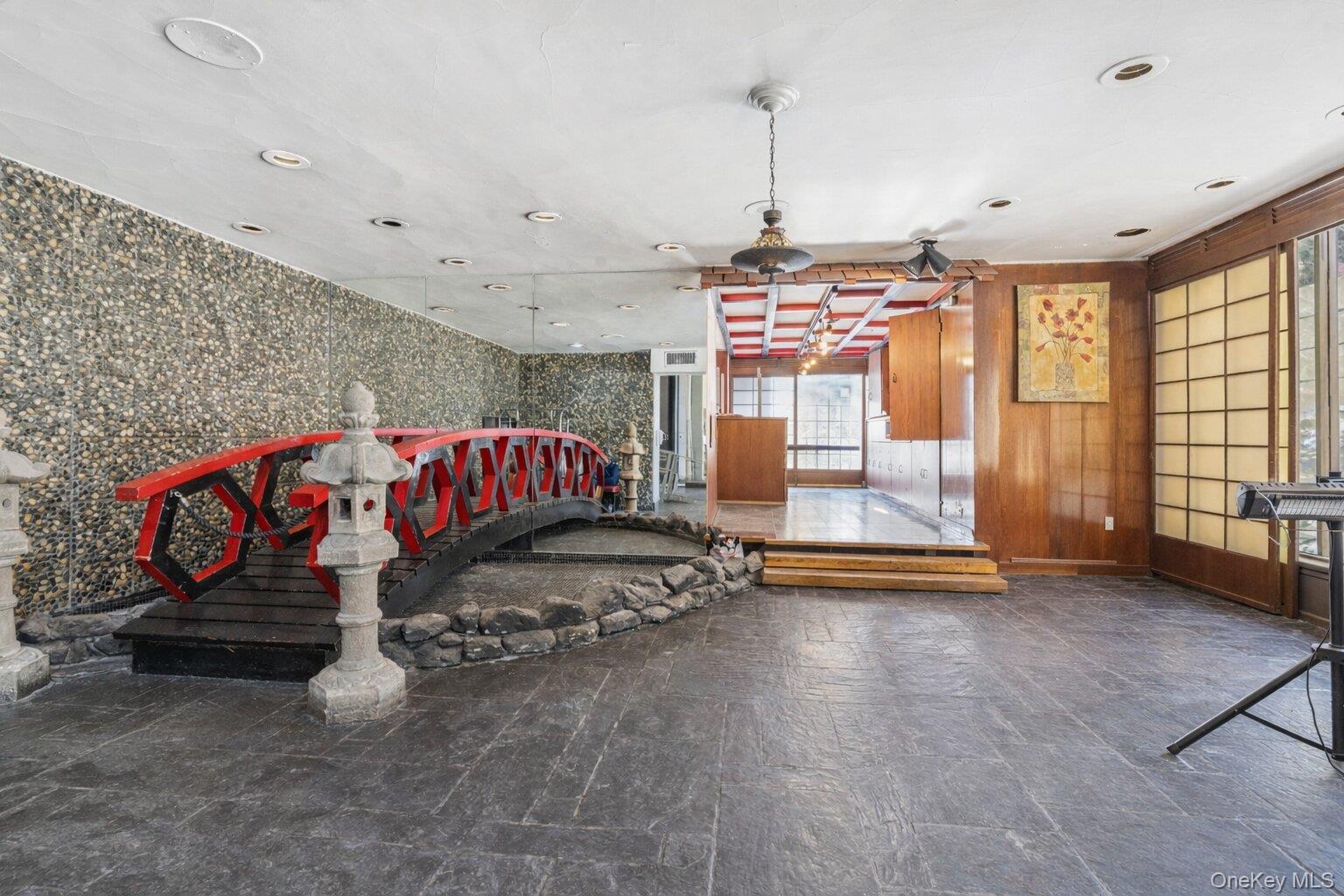 #16 photo, 102-10 66th Road, কুইন্‌স Forest Hills , NY 11375