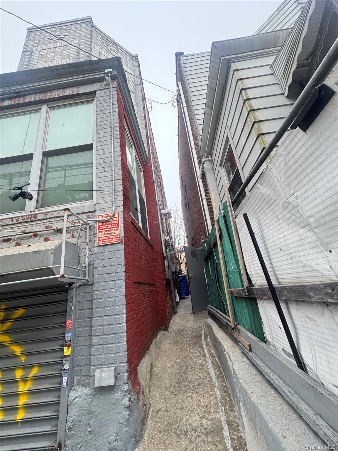 #2 photo, 104-60 Roosevelt Avenue, Corona , NY 11368