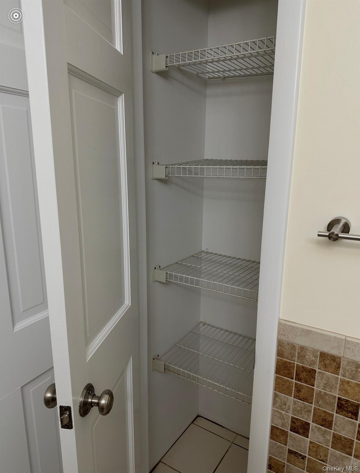 #14 photo, 119 Miramar Avenue, 롱 아일랜드 East Patchogue , NY 11772