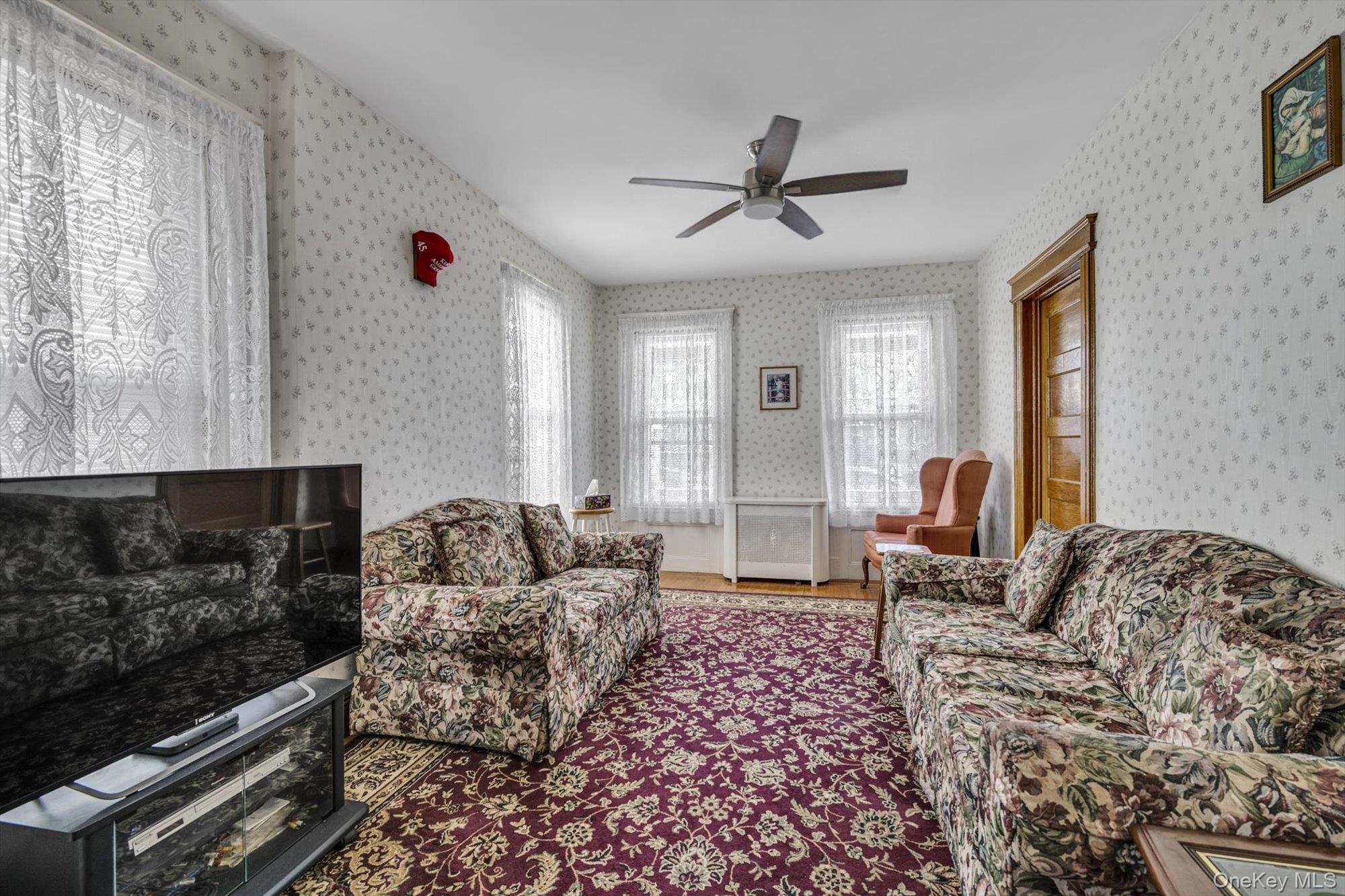 #3 photo, 104-47 89th Avenue, Richmond Hill , NY 11418