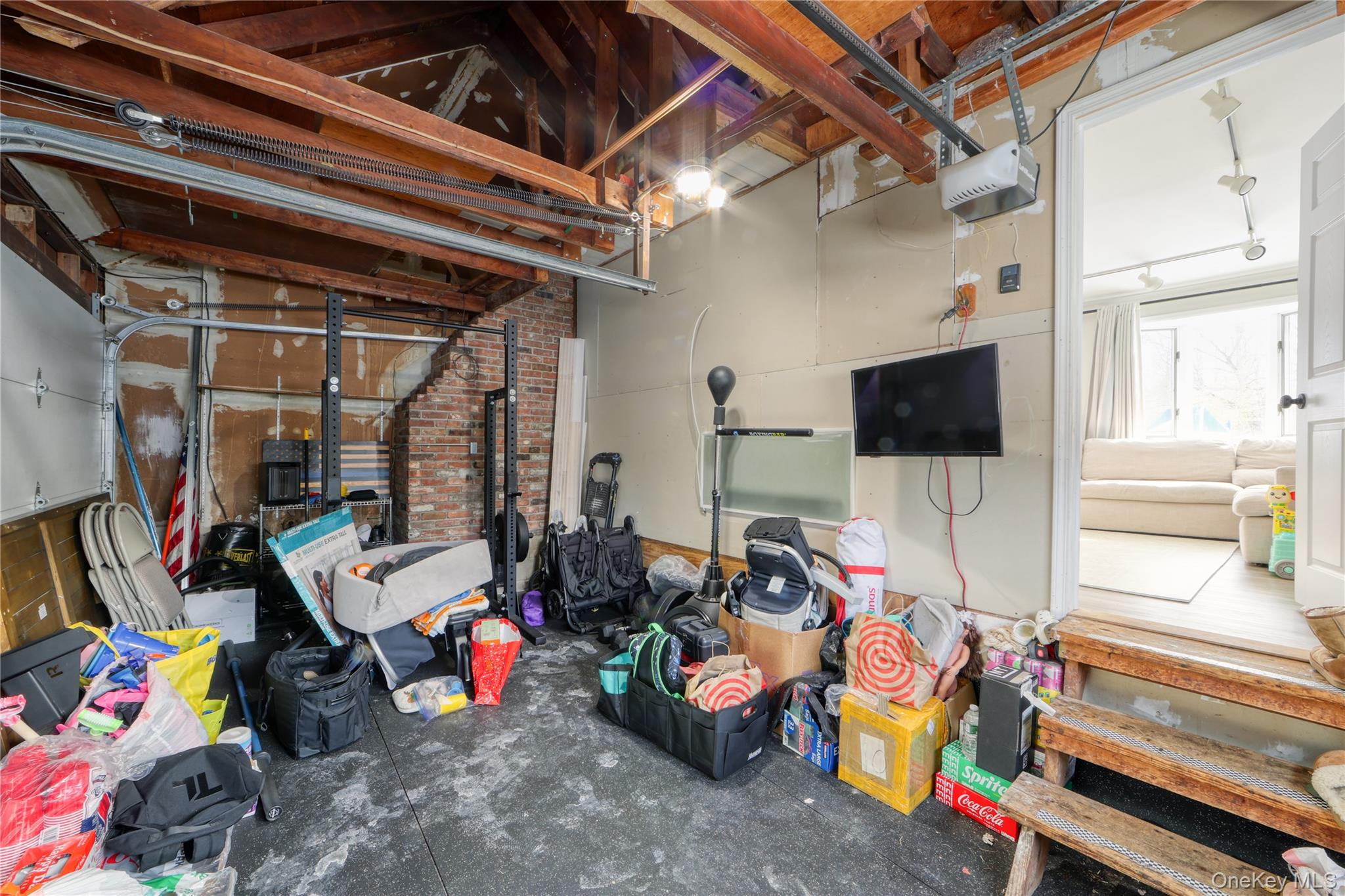 #19 photo, 219 Pond Road, Bohemia , NY 11716