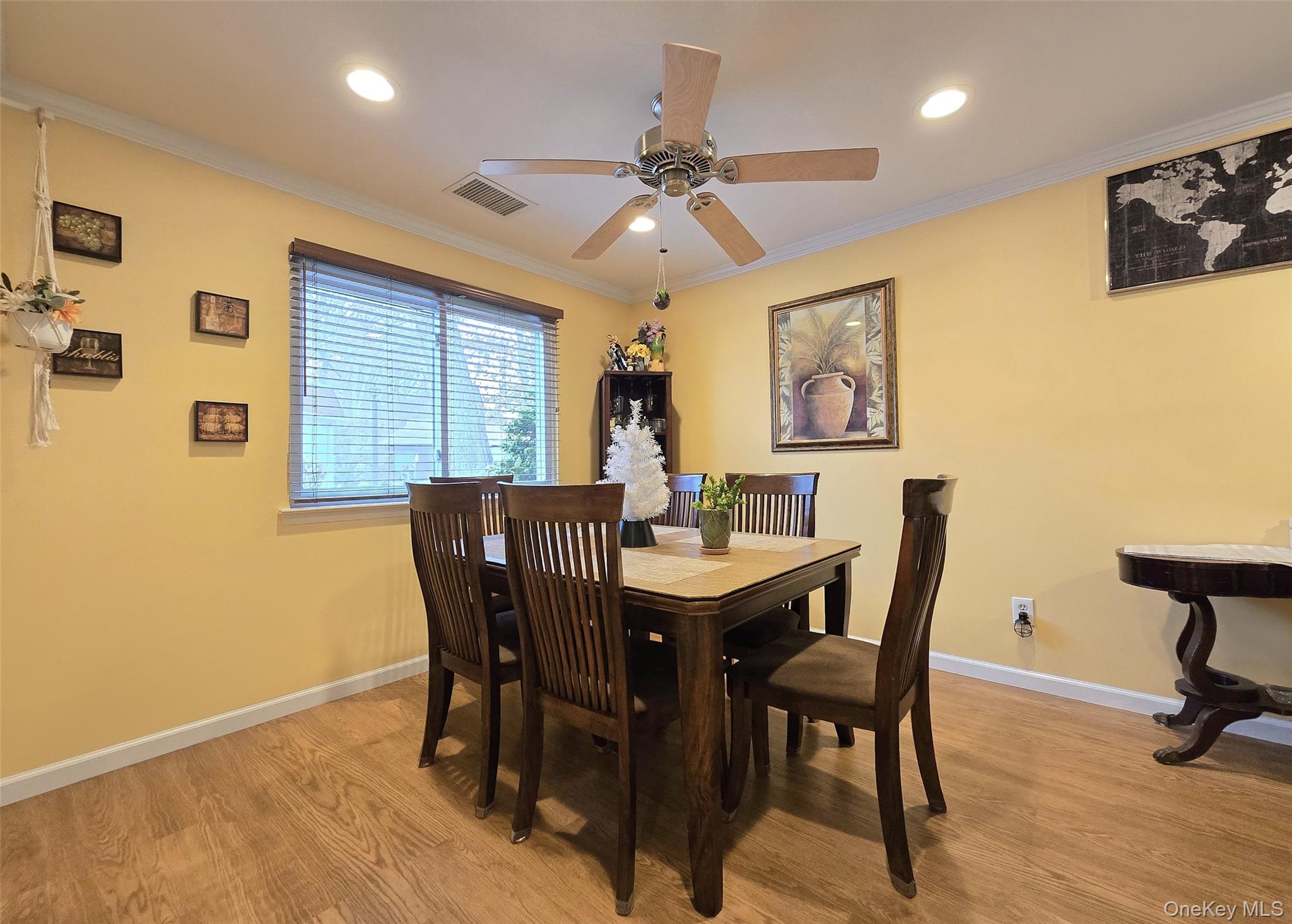 #10 photo, 392 Clubhouse Court, Coram , NY 11727