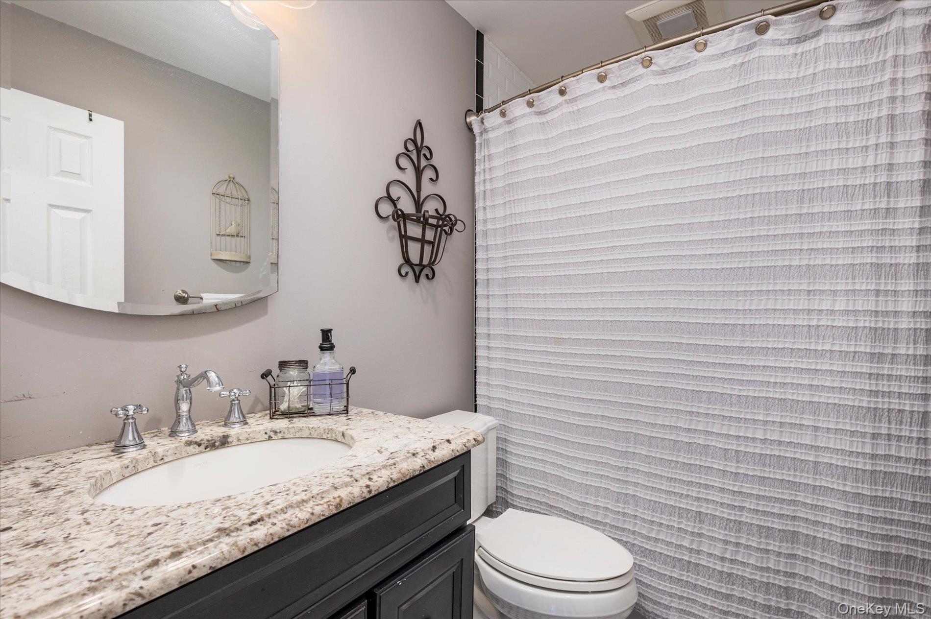 #13 photo, 1 Salem, Hicksville , NY 11801