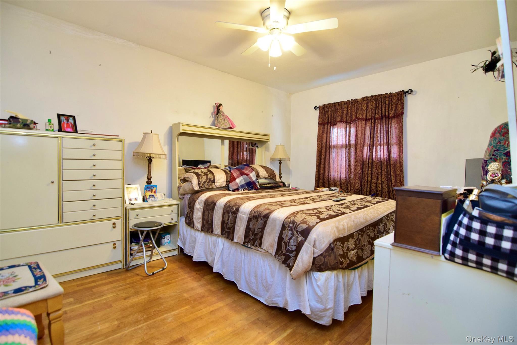 #7 photo, 3317 Gunther Avenue, Bronx , NY 10469