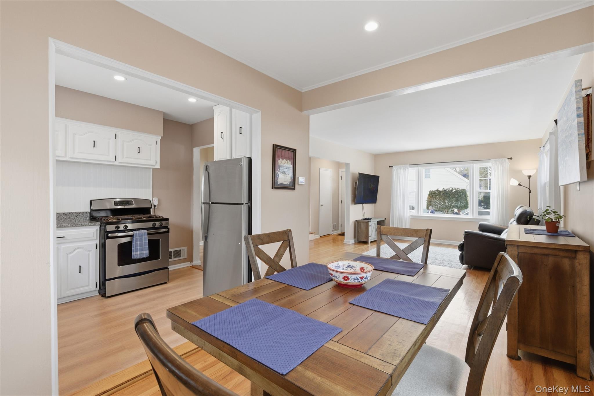 #9 photo, 93 Smith Avenue, White Plains , NY 10605