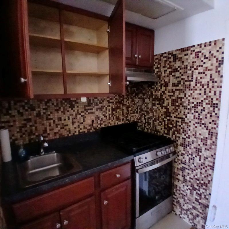 #2 photo, 181 Pearsall Drive, Mount Vernon , NY 10552