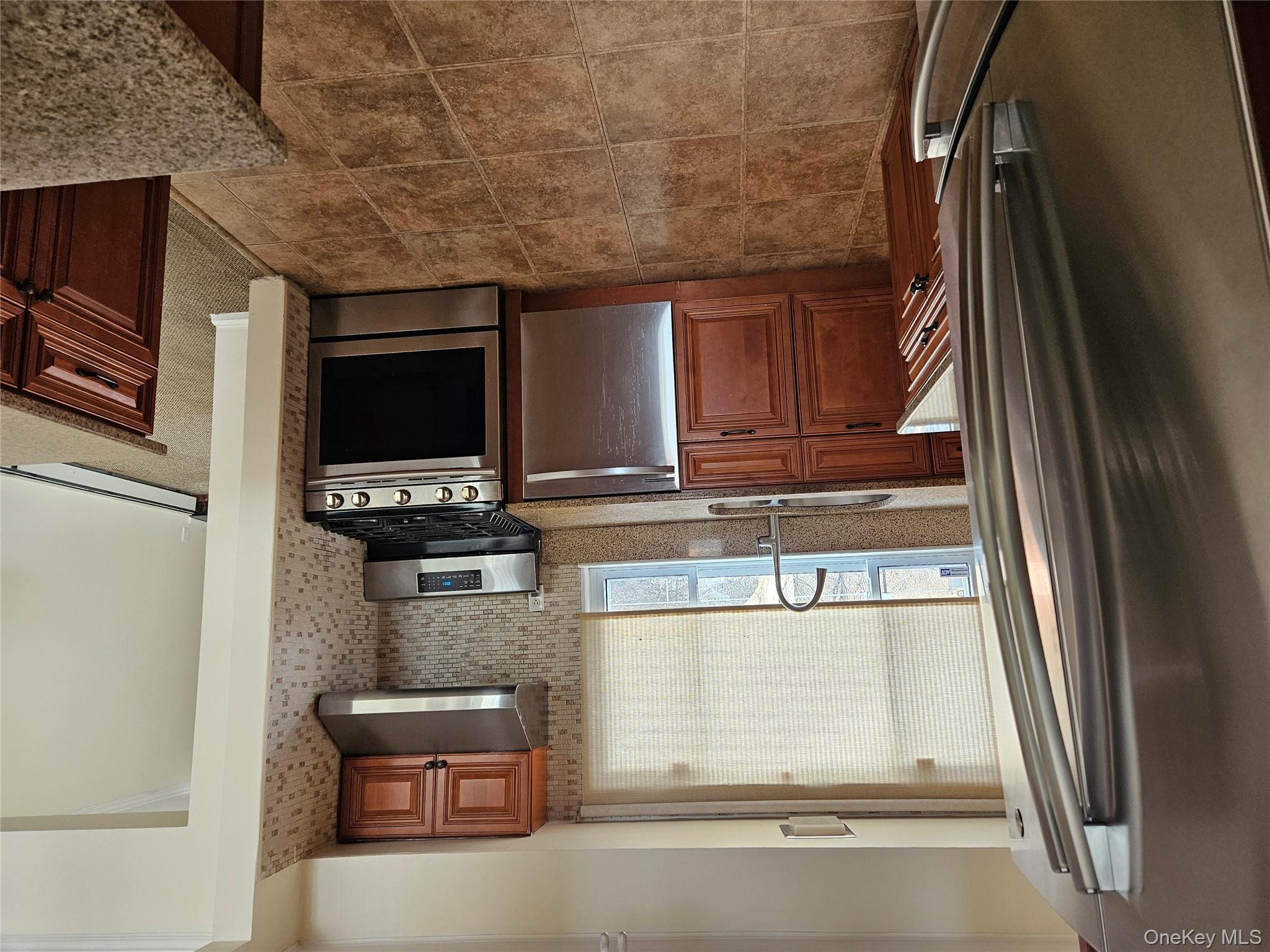 #3 photo, 102 Birchwood Park Drive, Syosset , NY 11791