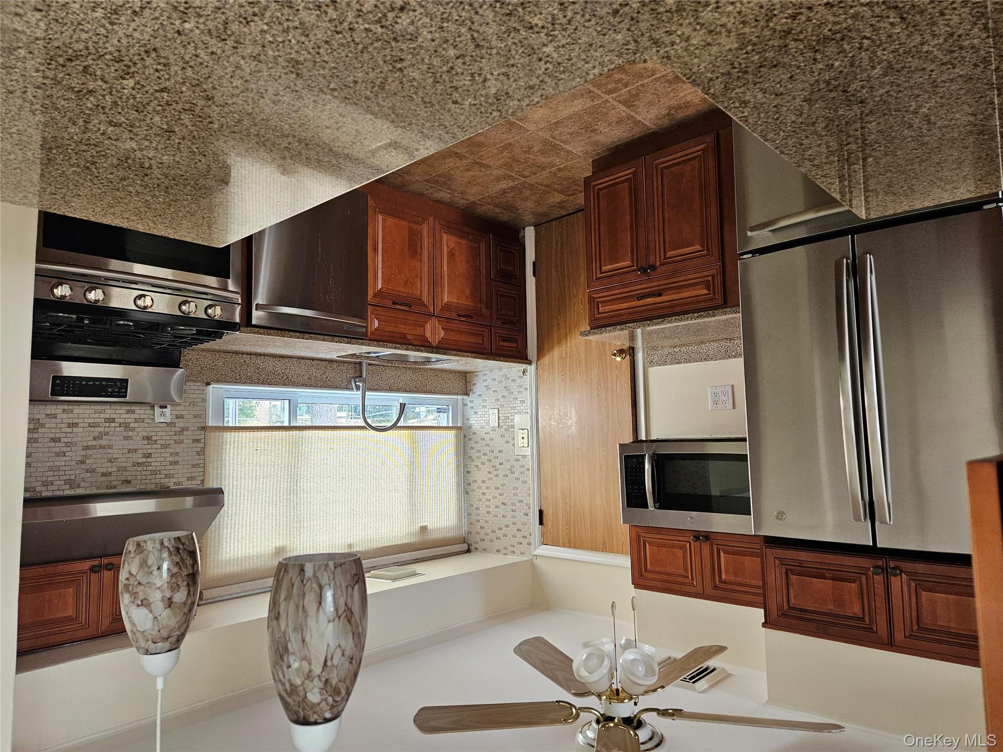 #4 photo, 102 Birchwood Park Drive, Syosset , NY 11791