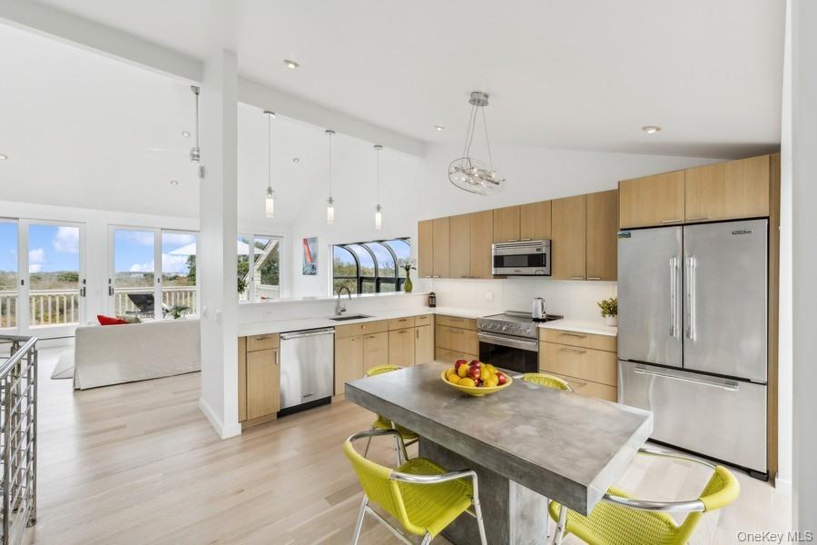 #14 photo, 21 S Fulton Dr, Montauk , NY 11954