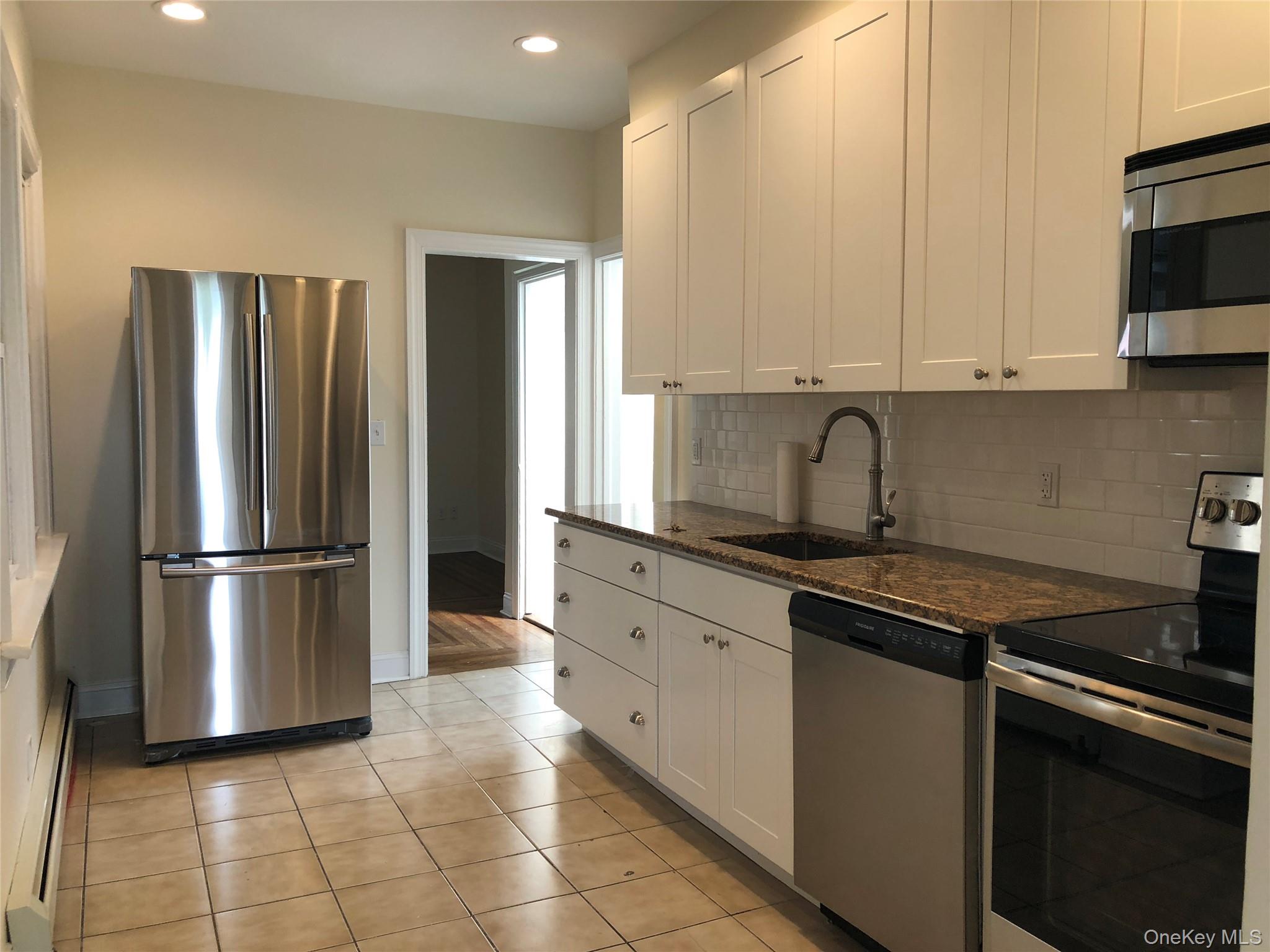 #3 photo, 6 Nassau Boulevard, Garden City South , NY 11530