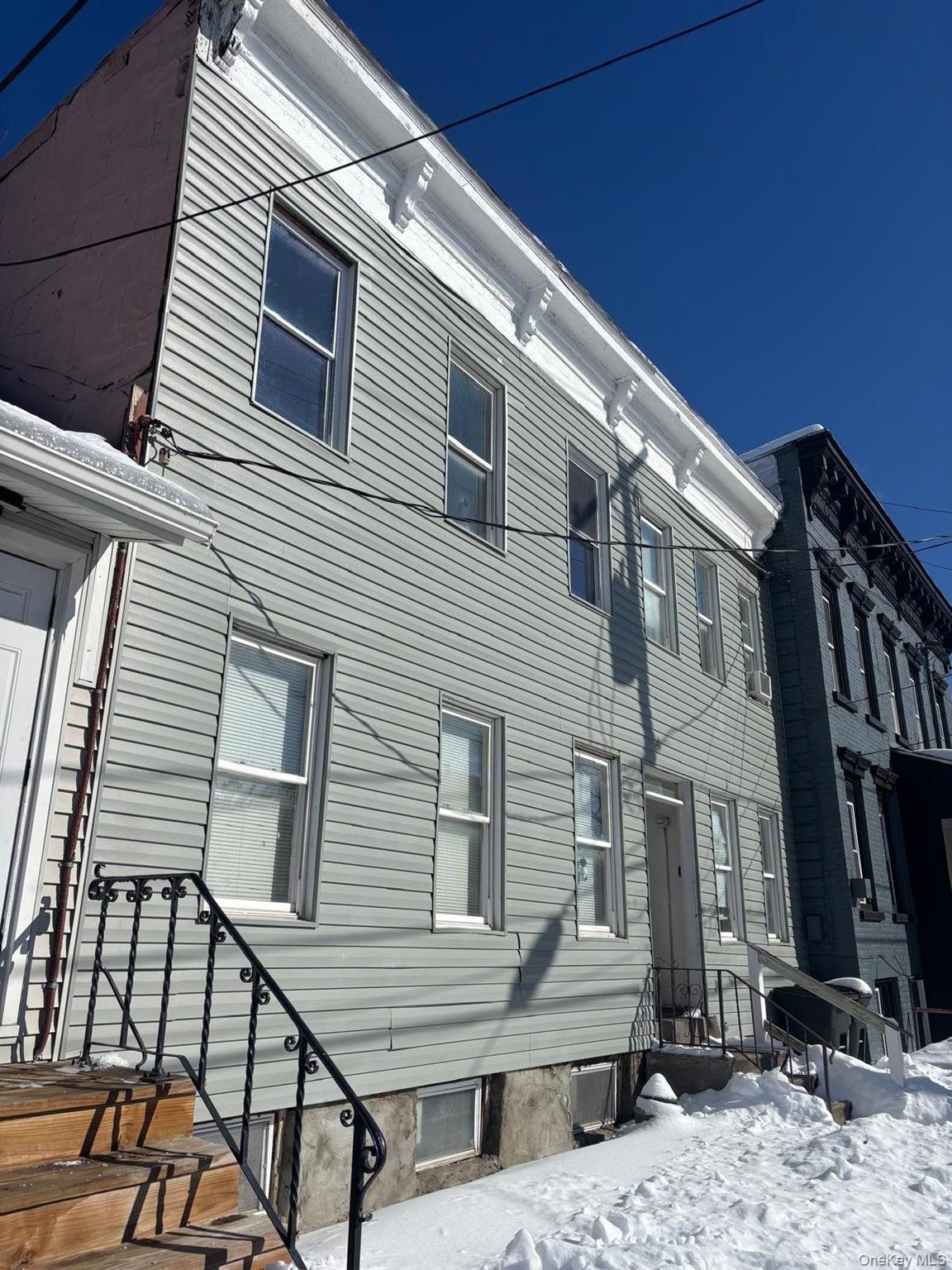 #2 photo, 79 Alexander Street, Colonie , NY 12202