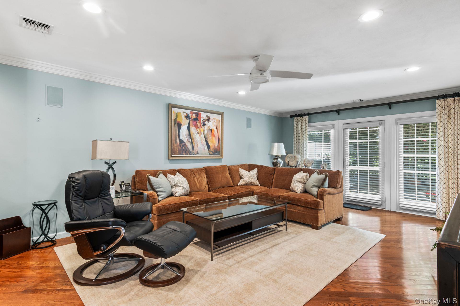 #8 photo, 77 The Woods, Commack , NY 11725