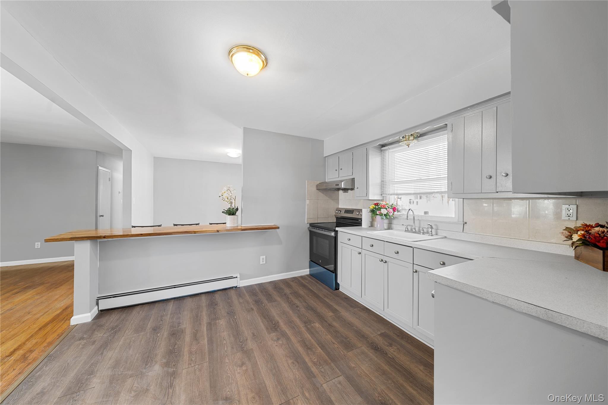 #6 photo, 165 5th Street, Saint James , NY 11780