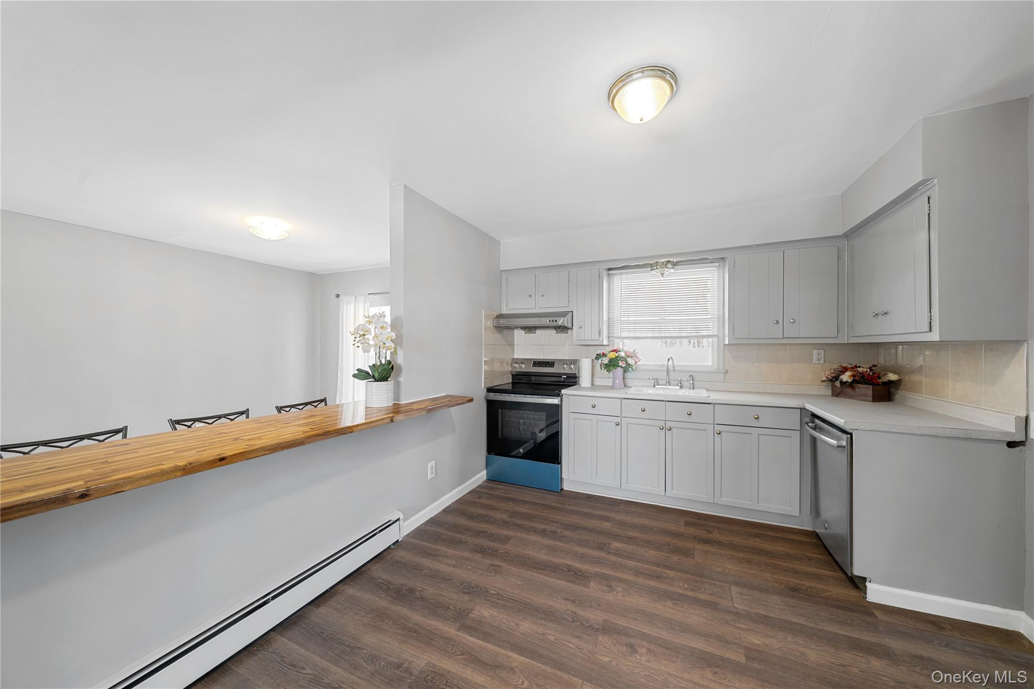 #7 photo, 165 5th Street, Saint James , NY 11780