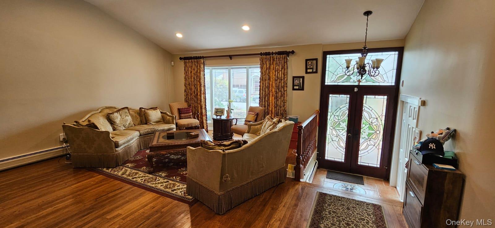 #2 photo, 739 Bonnie Drive, Baldwin Harbor , NY 11510