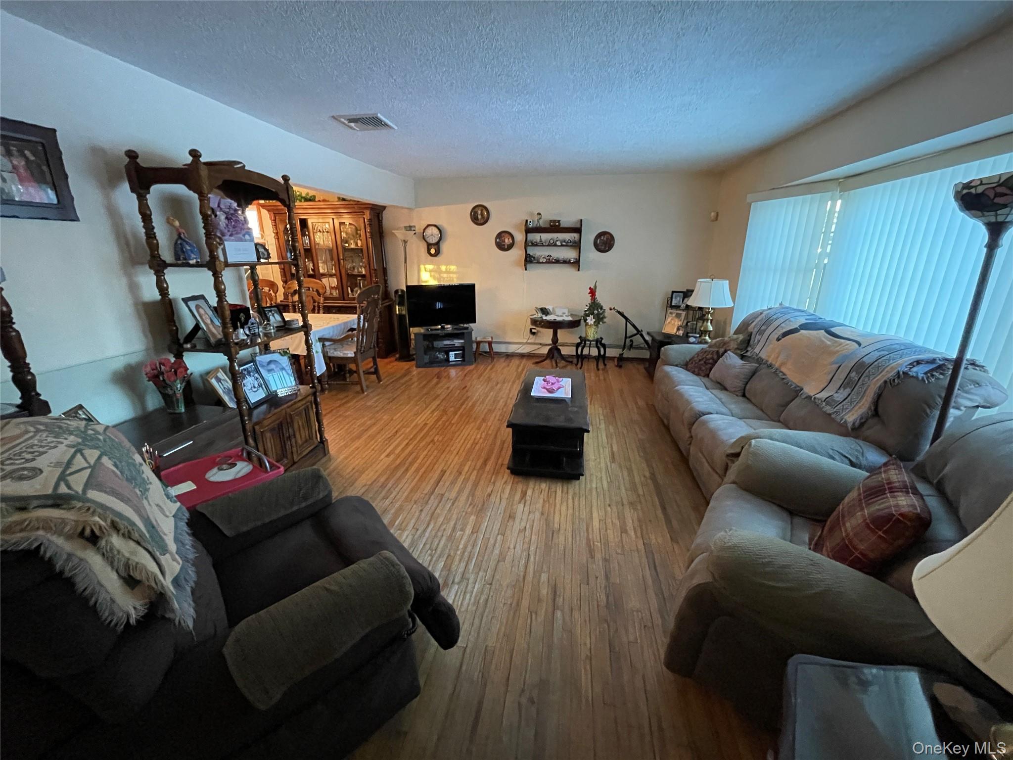 #2 photo, 1286 America Avenue, 東長島 West Babylon , NY 11704