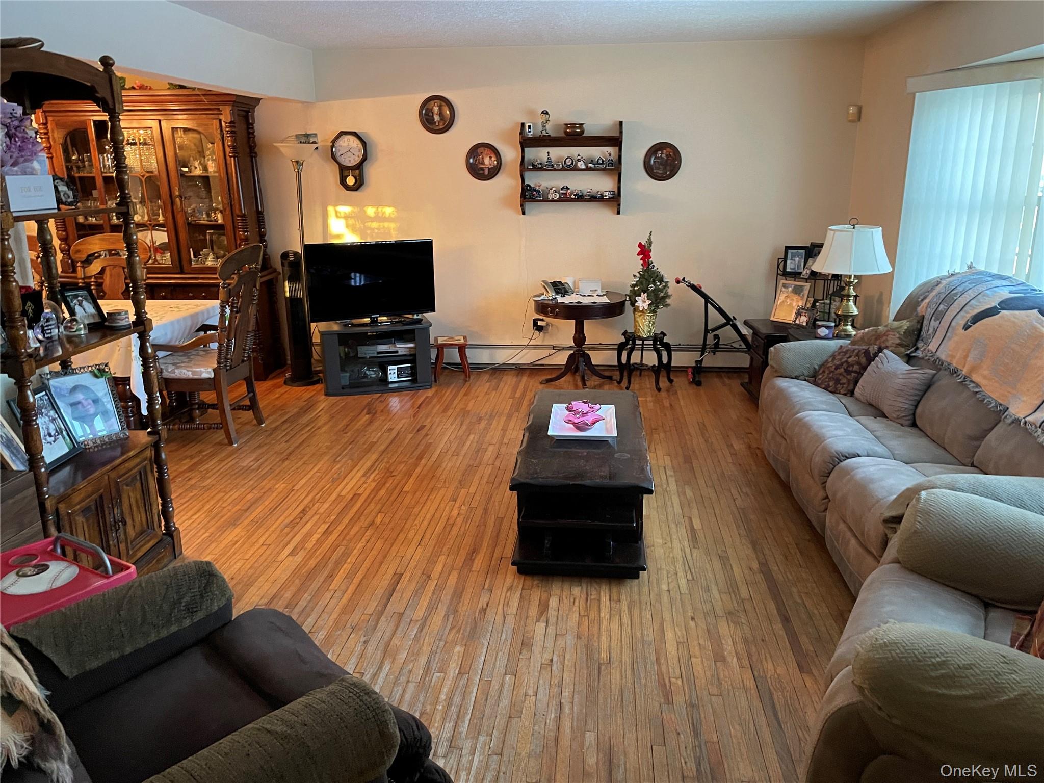 #3 photo, 1286 America Avenue, 東長島 West Babylon , NY 11704