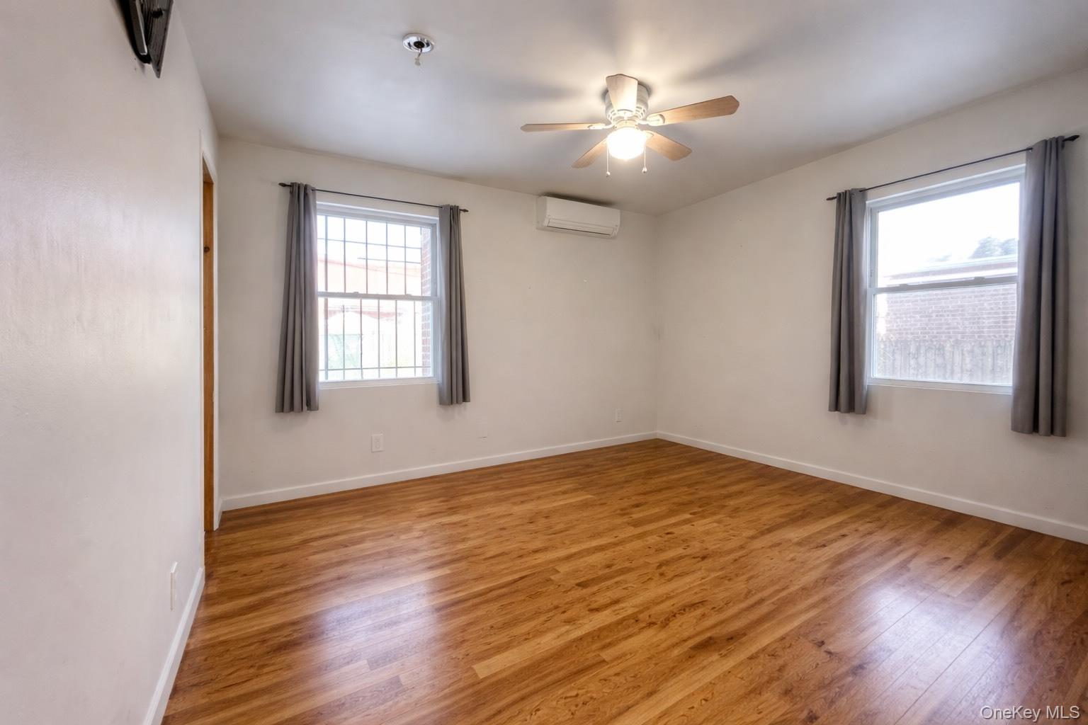 #5 photo, 76-30 172nd Street, Fresh Meadows , NY 11366