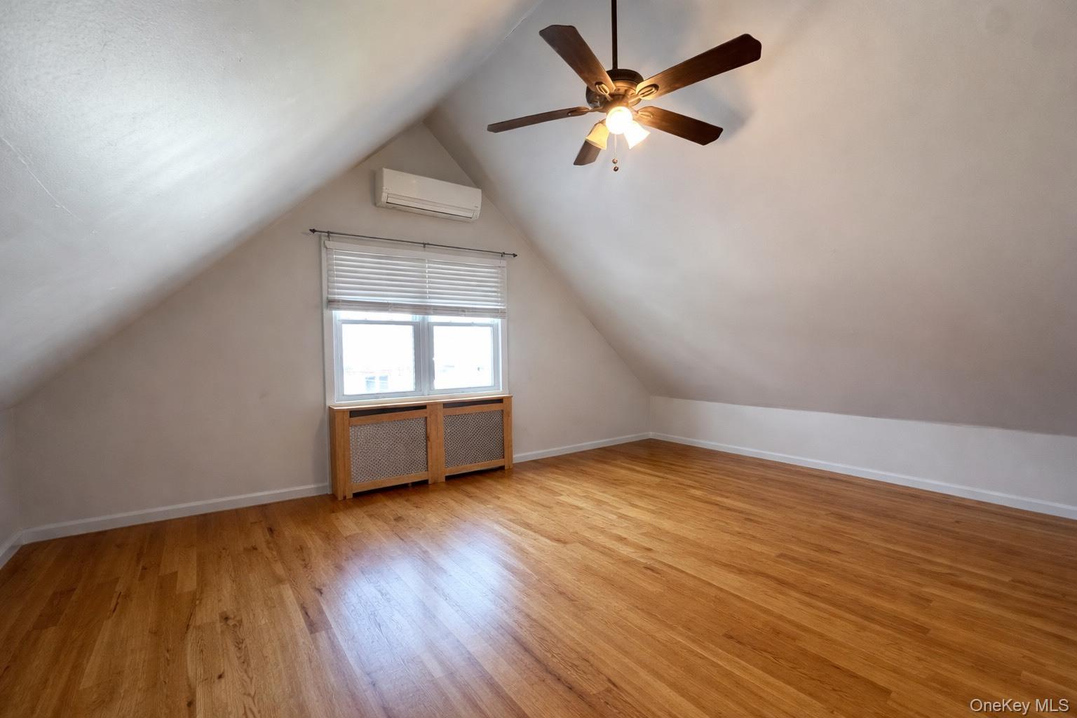 #8 photo, 76-30 172nd Street, Fresh Meadows , NY 11366