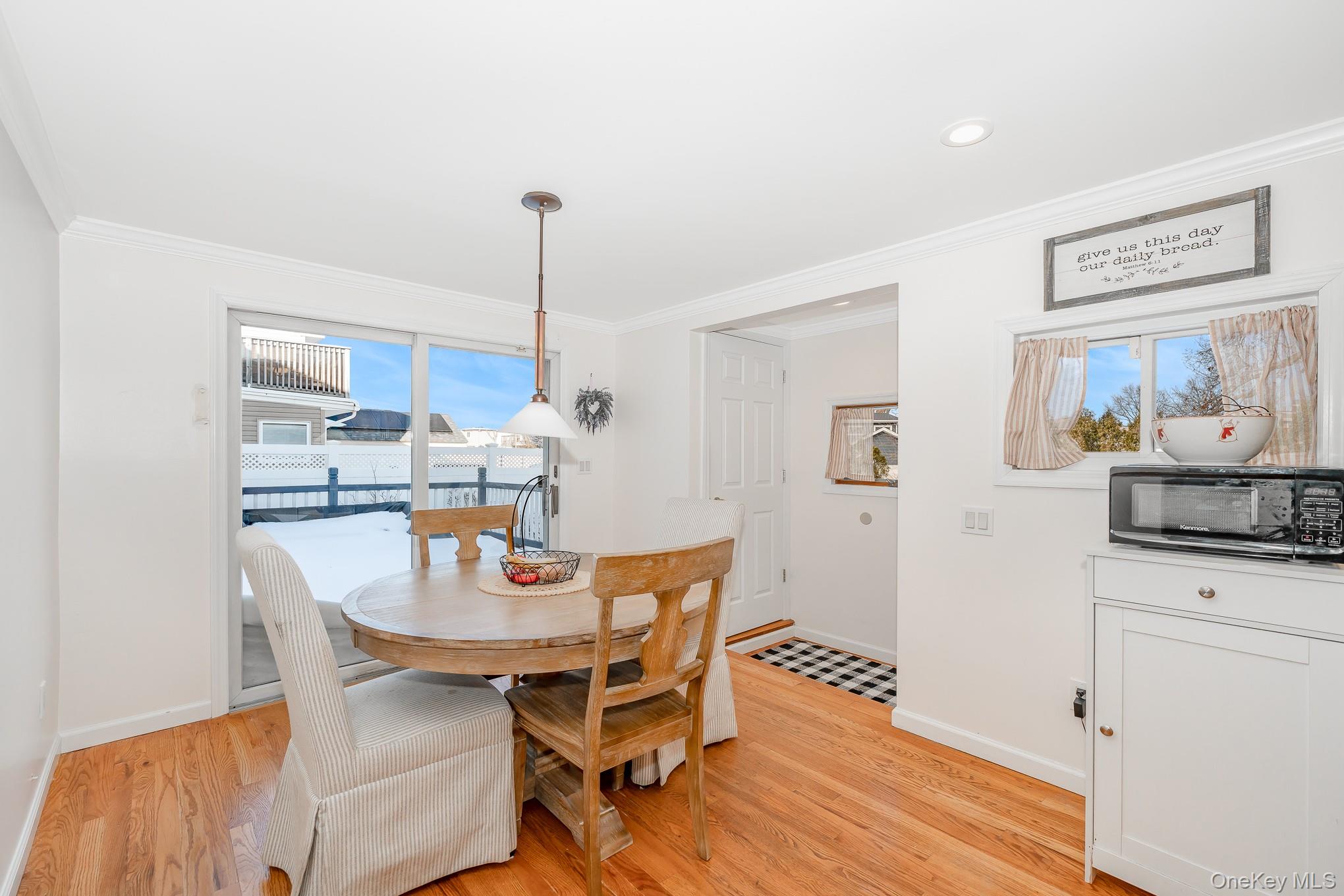 #13 photo, 161 Division Avenue, ナッソー郡 Massapequa , NY 11758