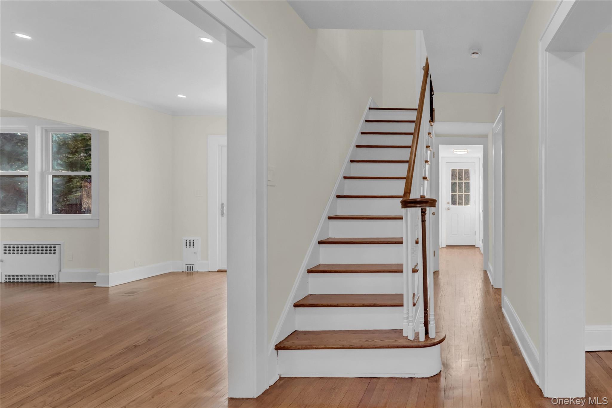 #4 photo, 283 W Neck Road, Huntington , NY 11743