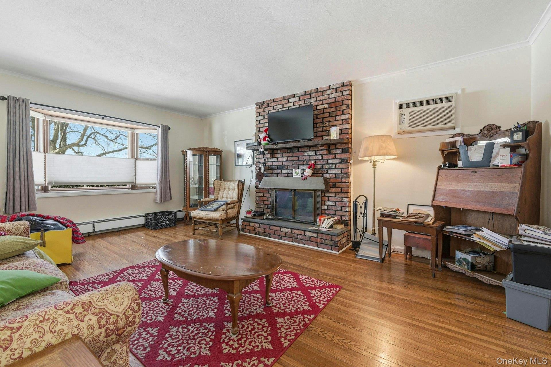 #11 photo, 111 King Street, हिक्सविले Hicksville , NY 11801