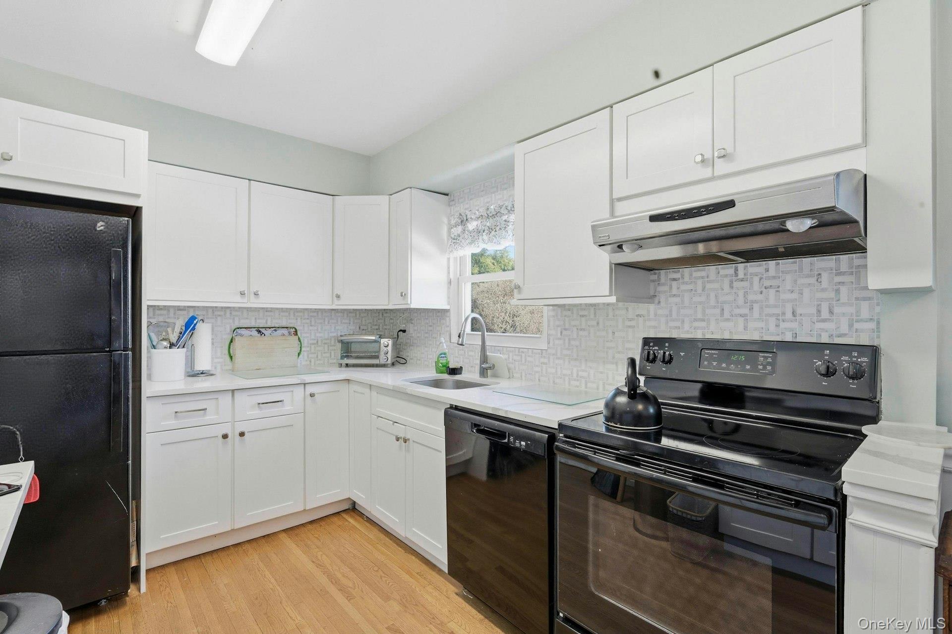 #18 photo, 111 King Street, हिक्सविले Hicksville , NY 11801