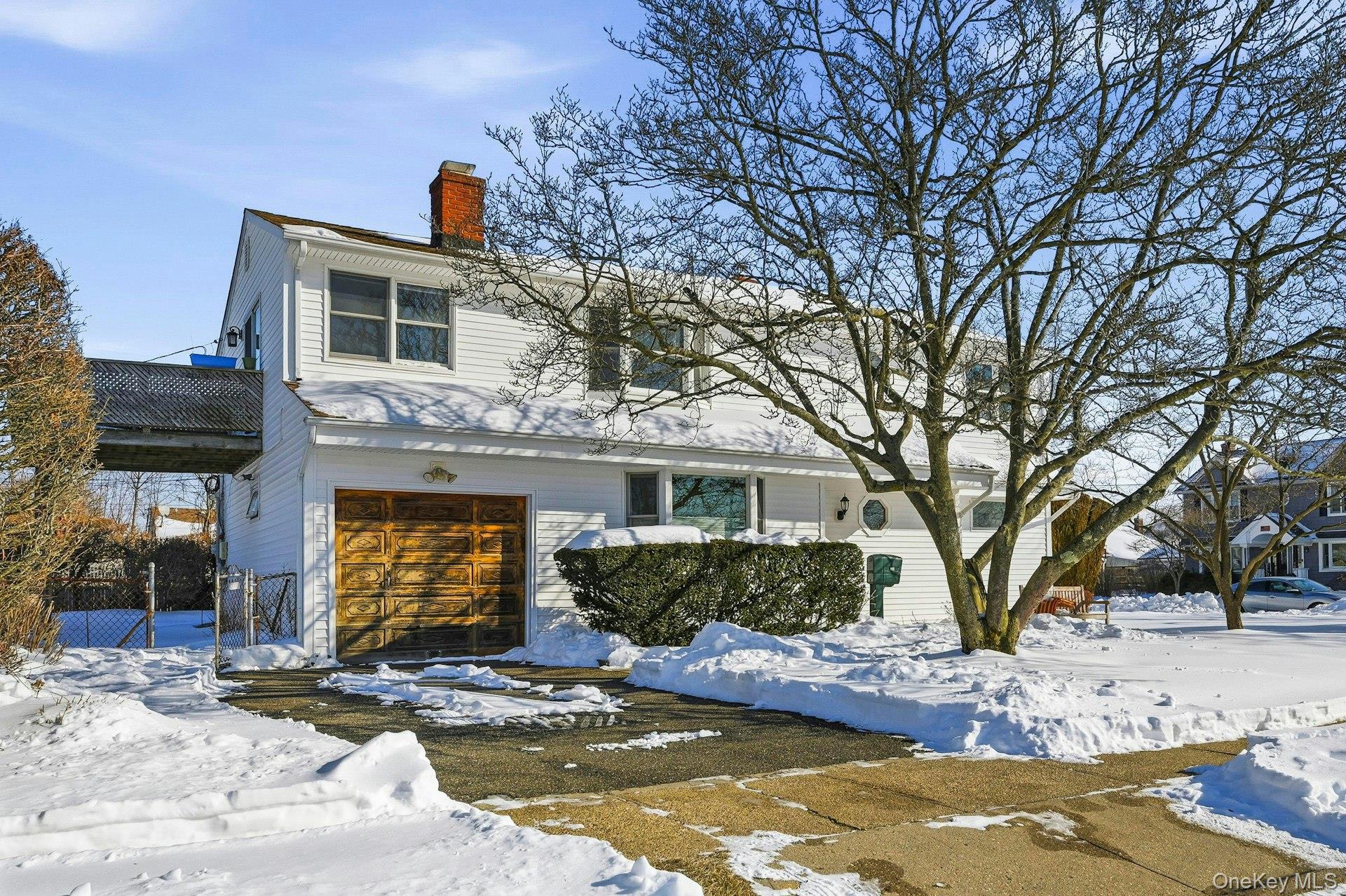 #2 photo, 111 King Street, हिक्सविले Hicksville , NY 11801