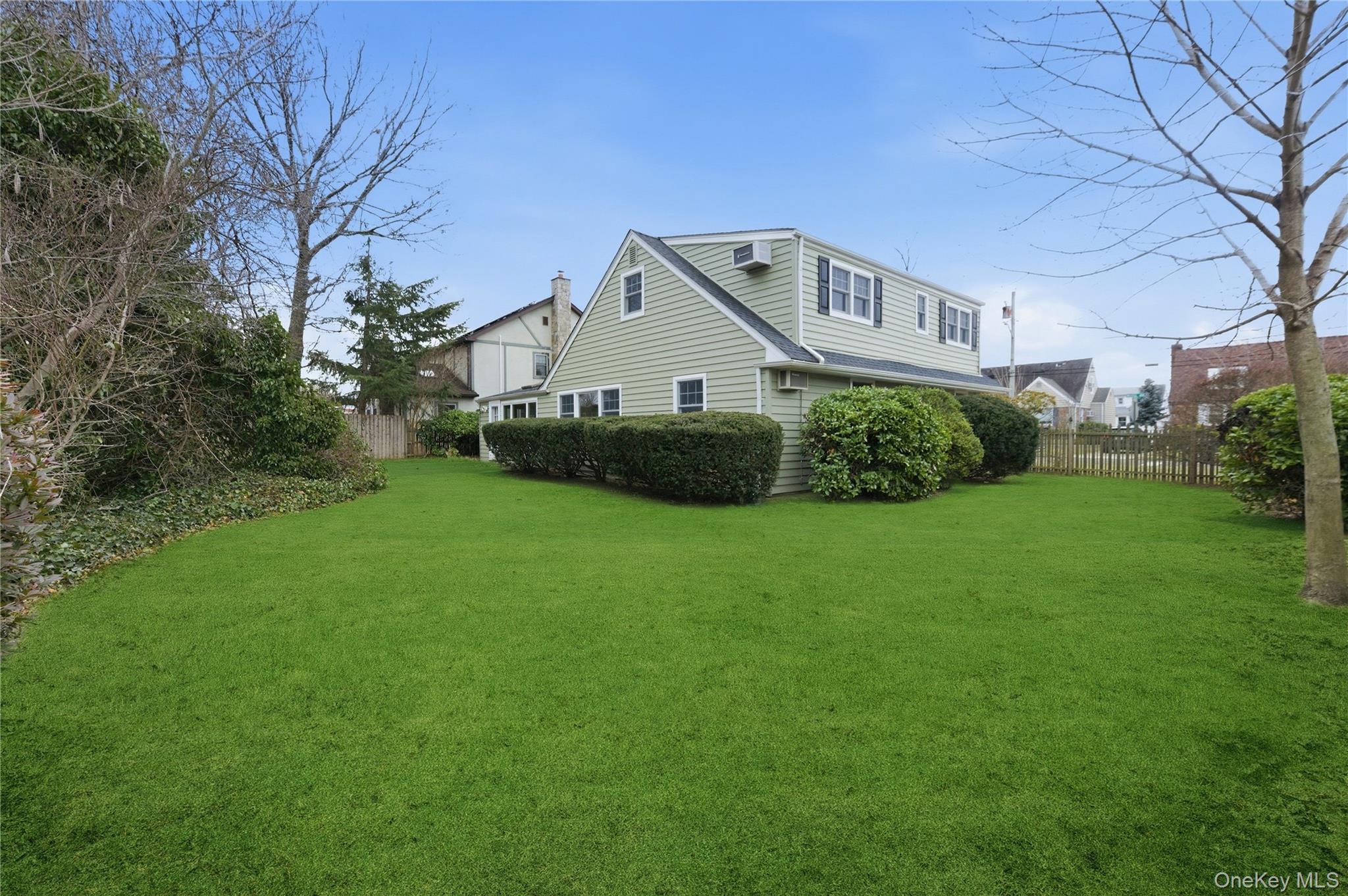 #18 photo, 66 Woods Avenue, Malverne , NY 11565