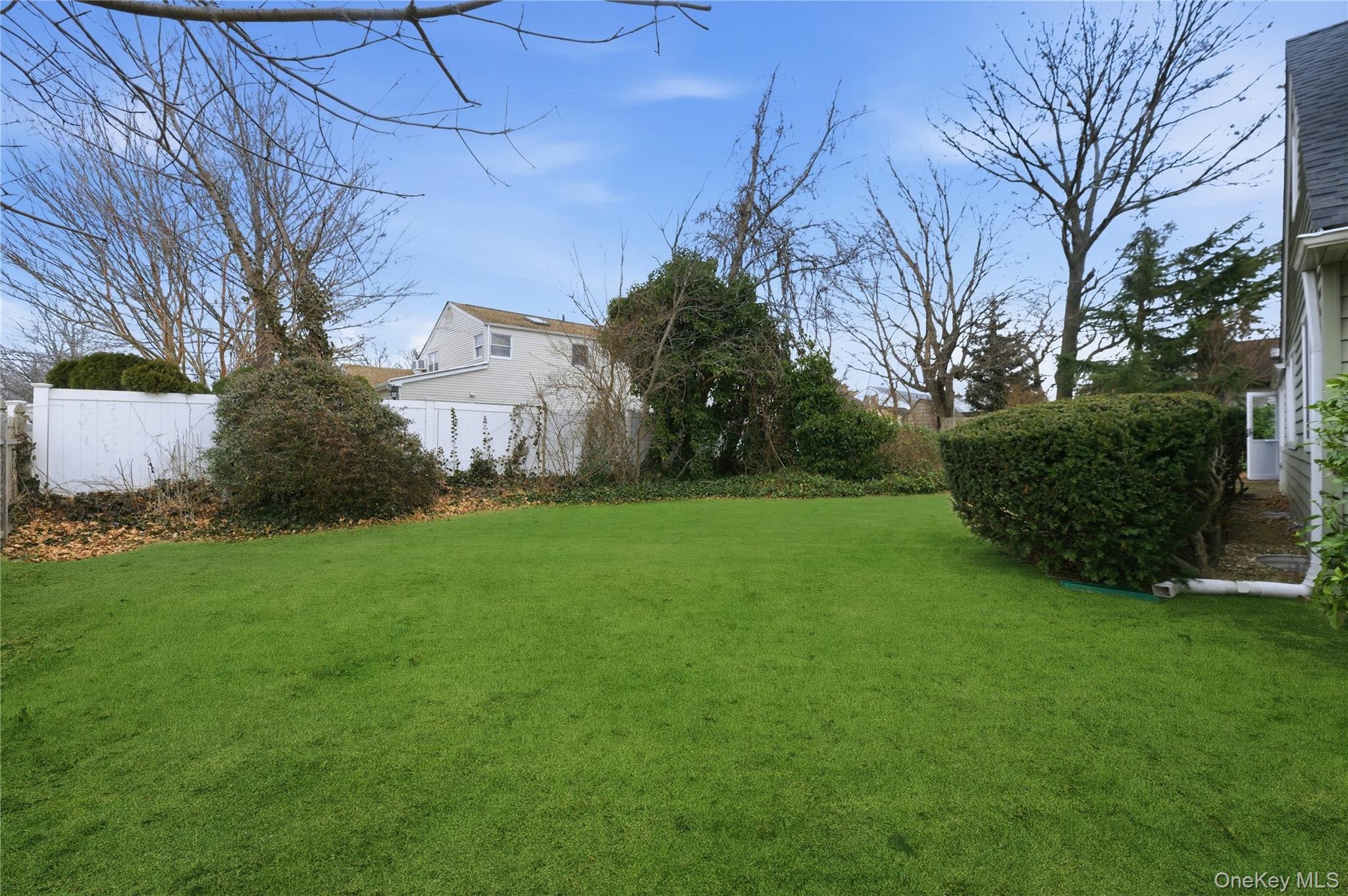 #19 photo, 66 Woods Avenue, Malverne , NY 11565