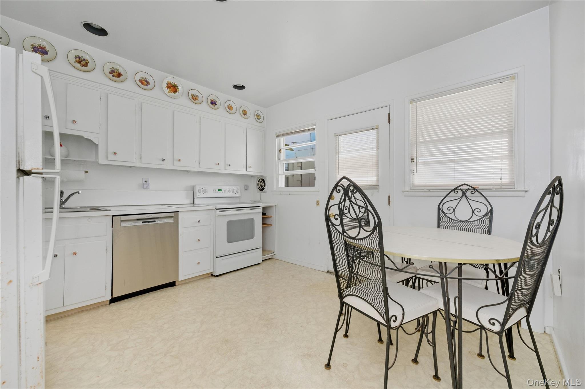 #8 photo, 66 Woods Avenue, Malverne , NY 11565