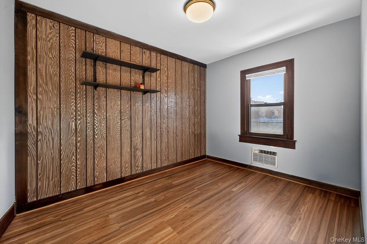 #13 photo, 7748 74th Street, קווינס Glendale , NY 11385