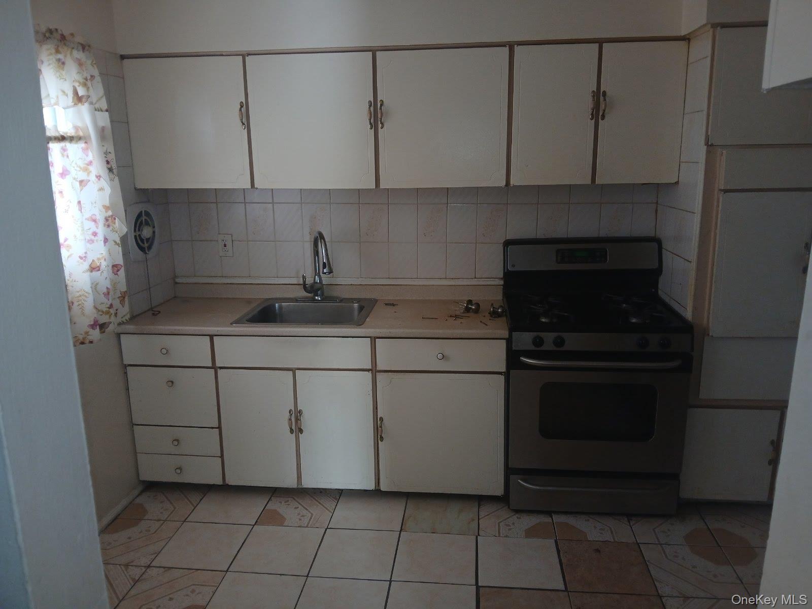 #4 photo, 255-29 149th Road, Rosedale , NY 11422