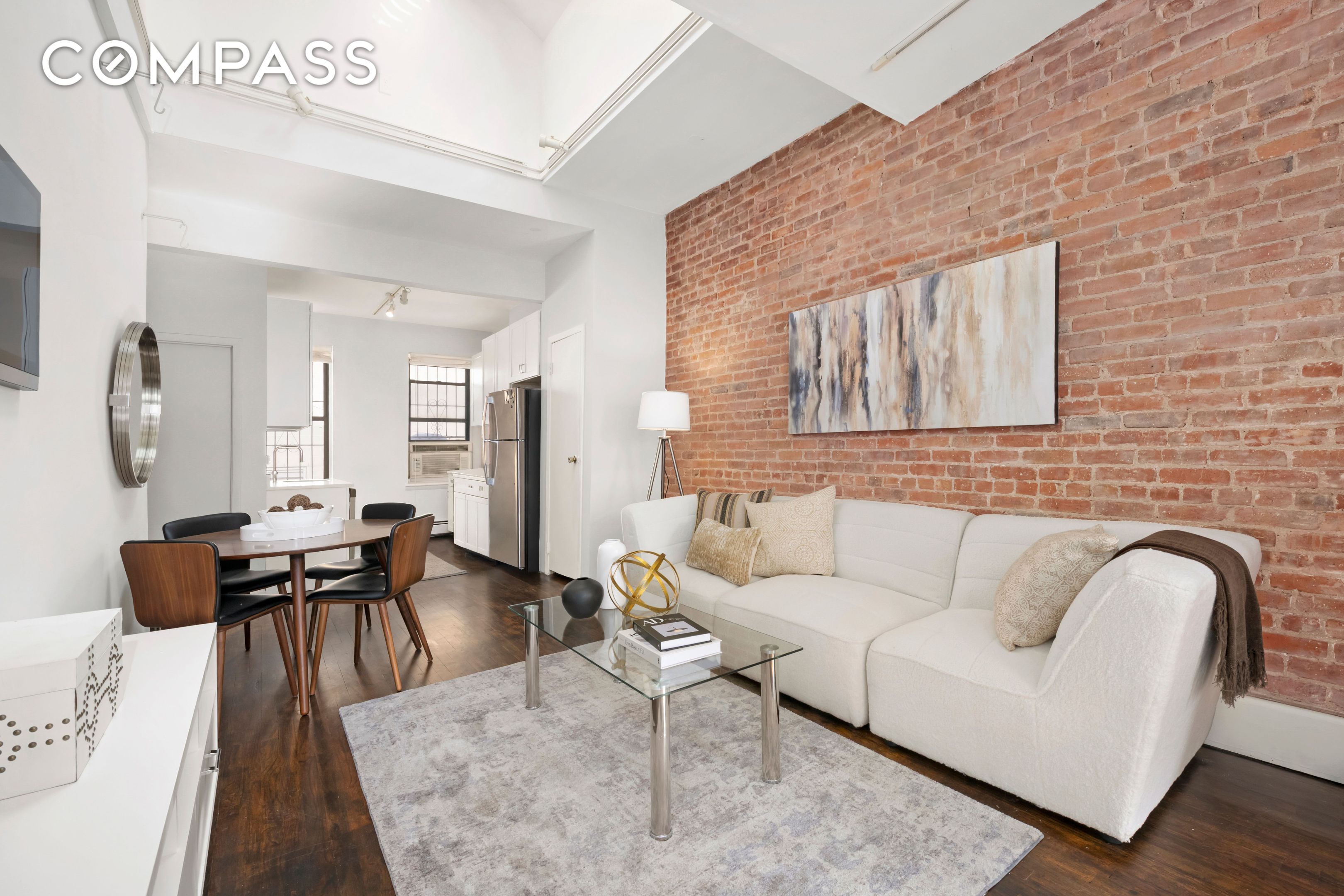 #4 photo, 351 W 53rd Street, Hell's Kitchen , NY 10019