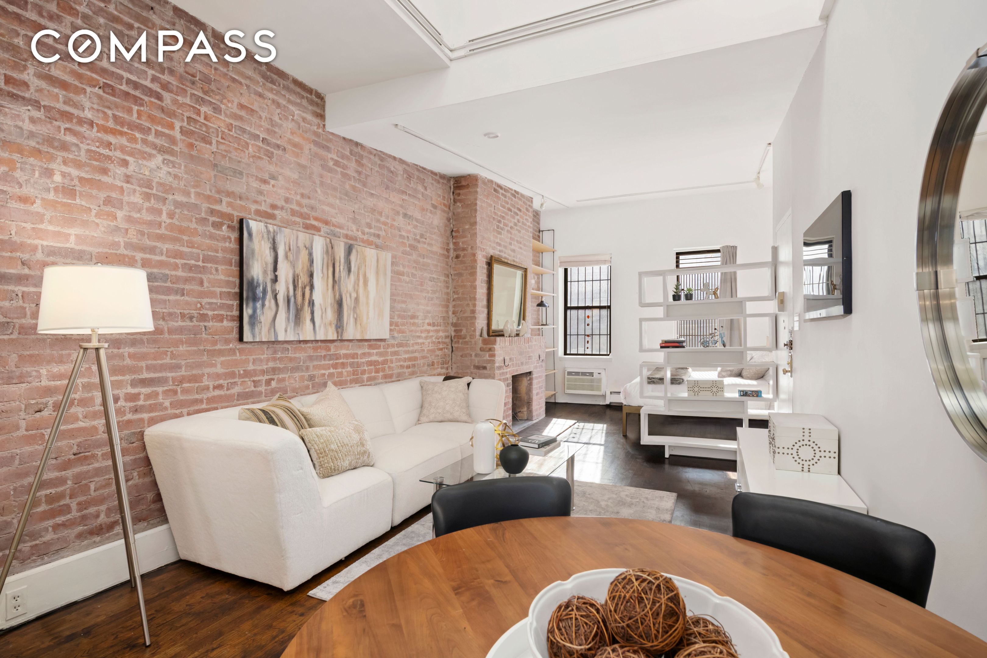 #5 photo, 351 W 53rd Street, Hell's Kitchen , NY 10019