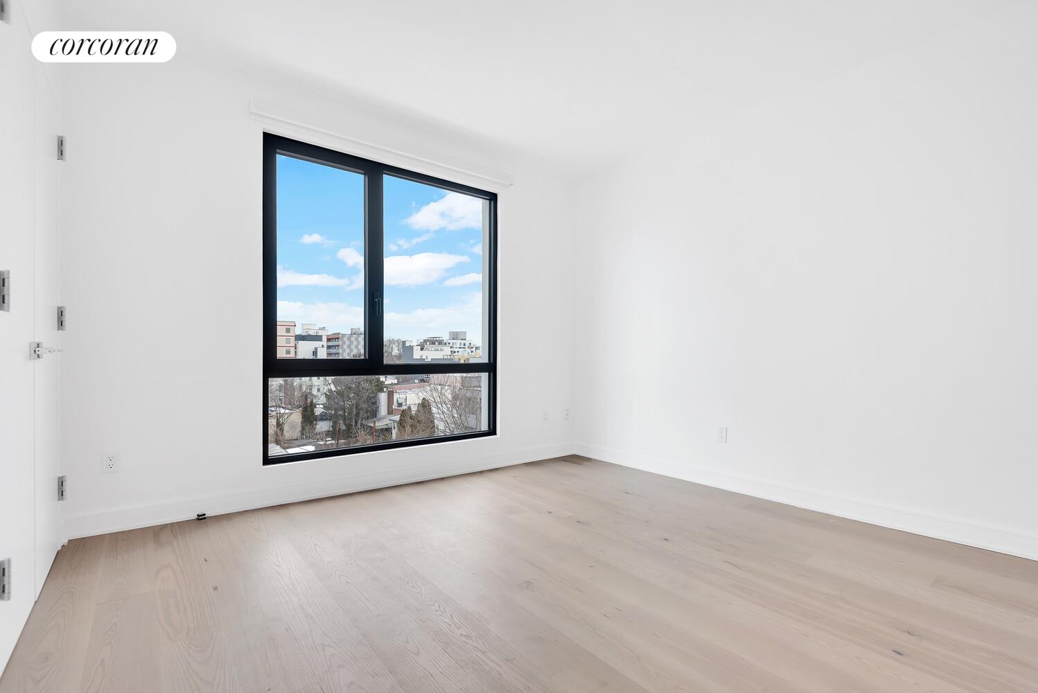 #7 photo, Long Island City, Long Island City , NY 11101