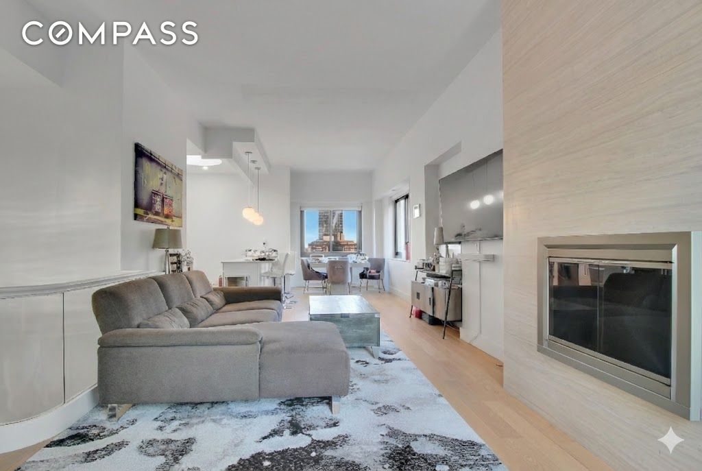 #4 photo, New York City, Hell's Kitchen , NY 10019