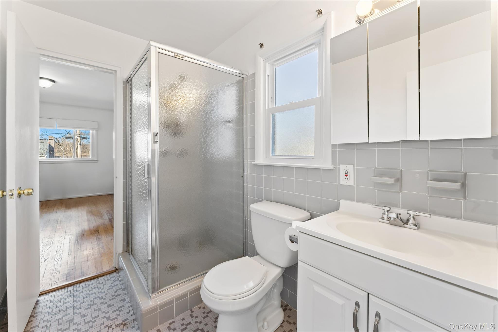 #11 photo, 14 Baylor Circle, White Plains , NY 10605