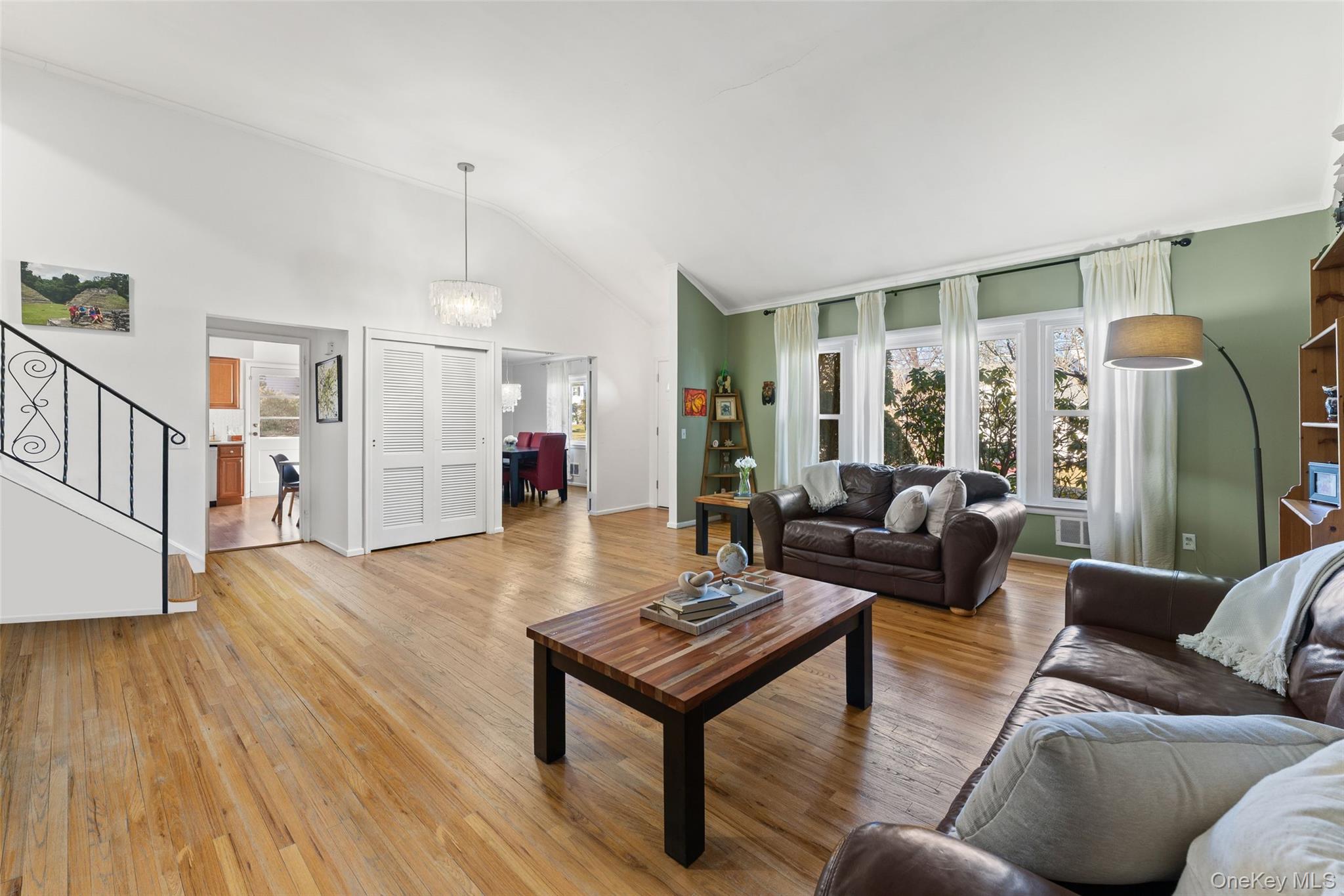 #4 photo, 14 Baylor Circle, White Plains , NY 10605