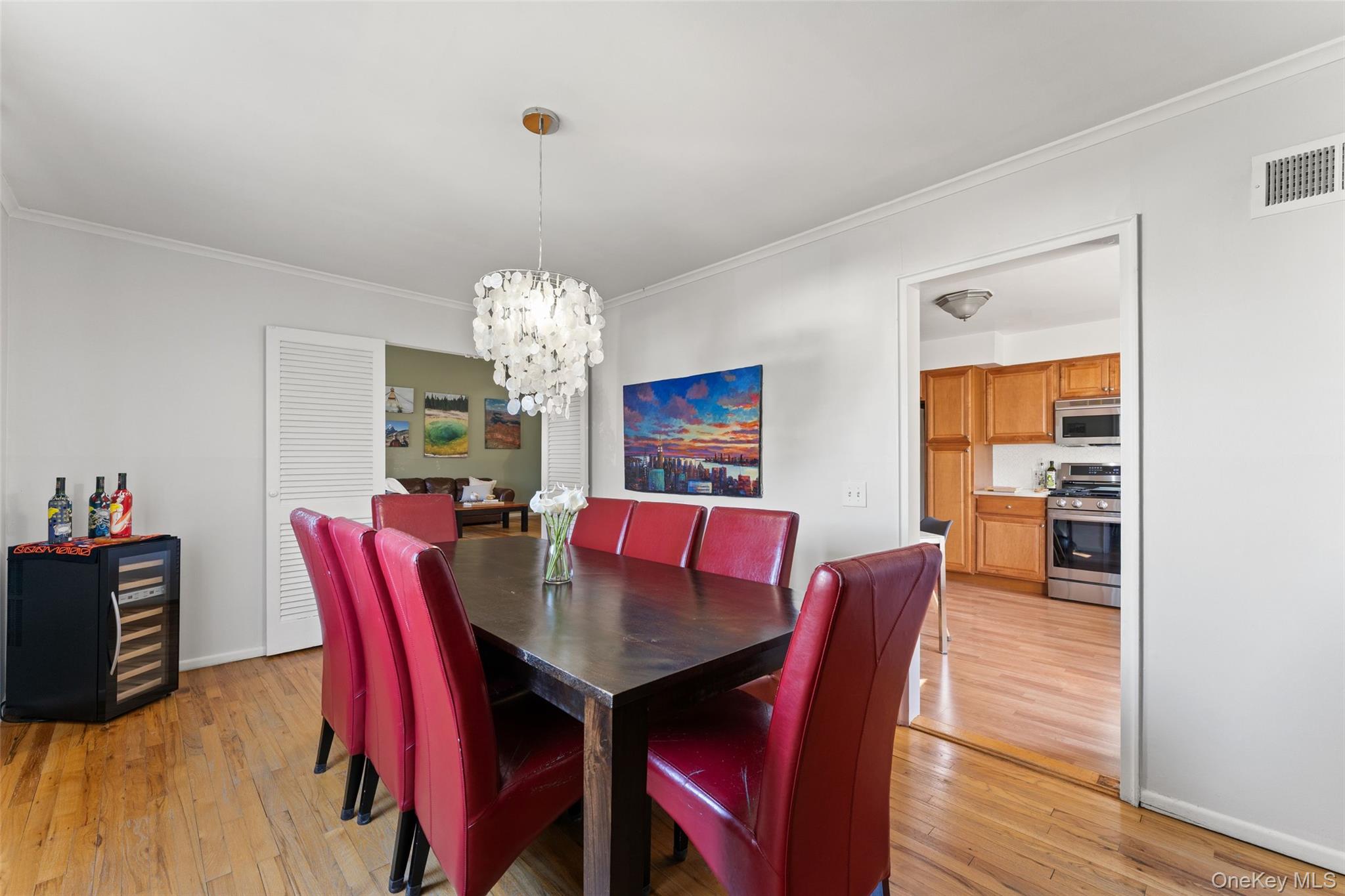 #8 photo, 14 Baylor Circle, White Plains , NY 10605