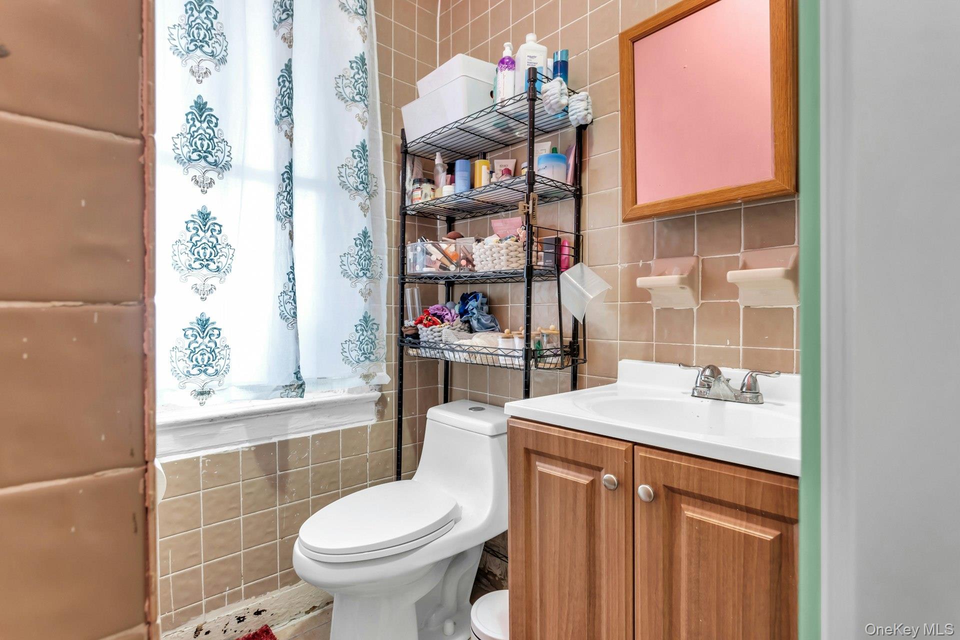 #18 photo, 3223 95th Street, एल्महर्स्ट East Elmhurst , NY 11369